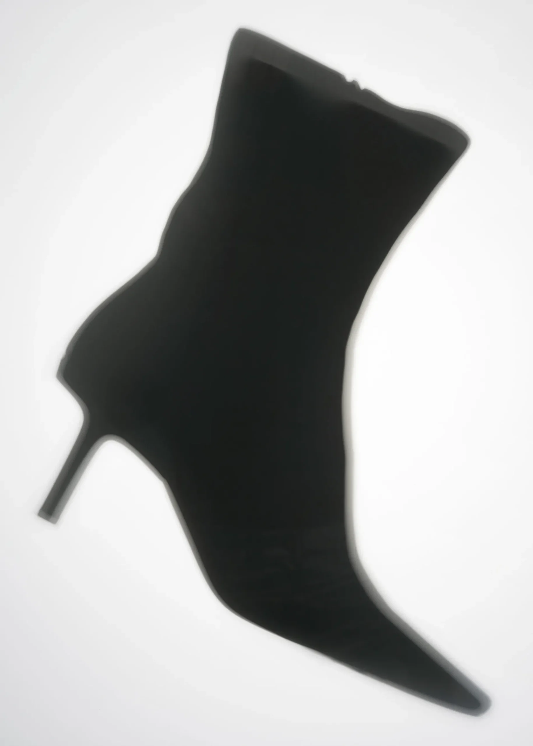 & Other Stories Ankle Boots aus Leder mit Stretch-Anteil