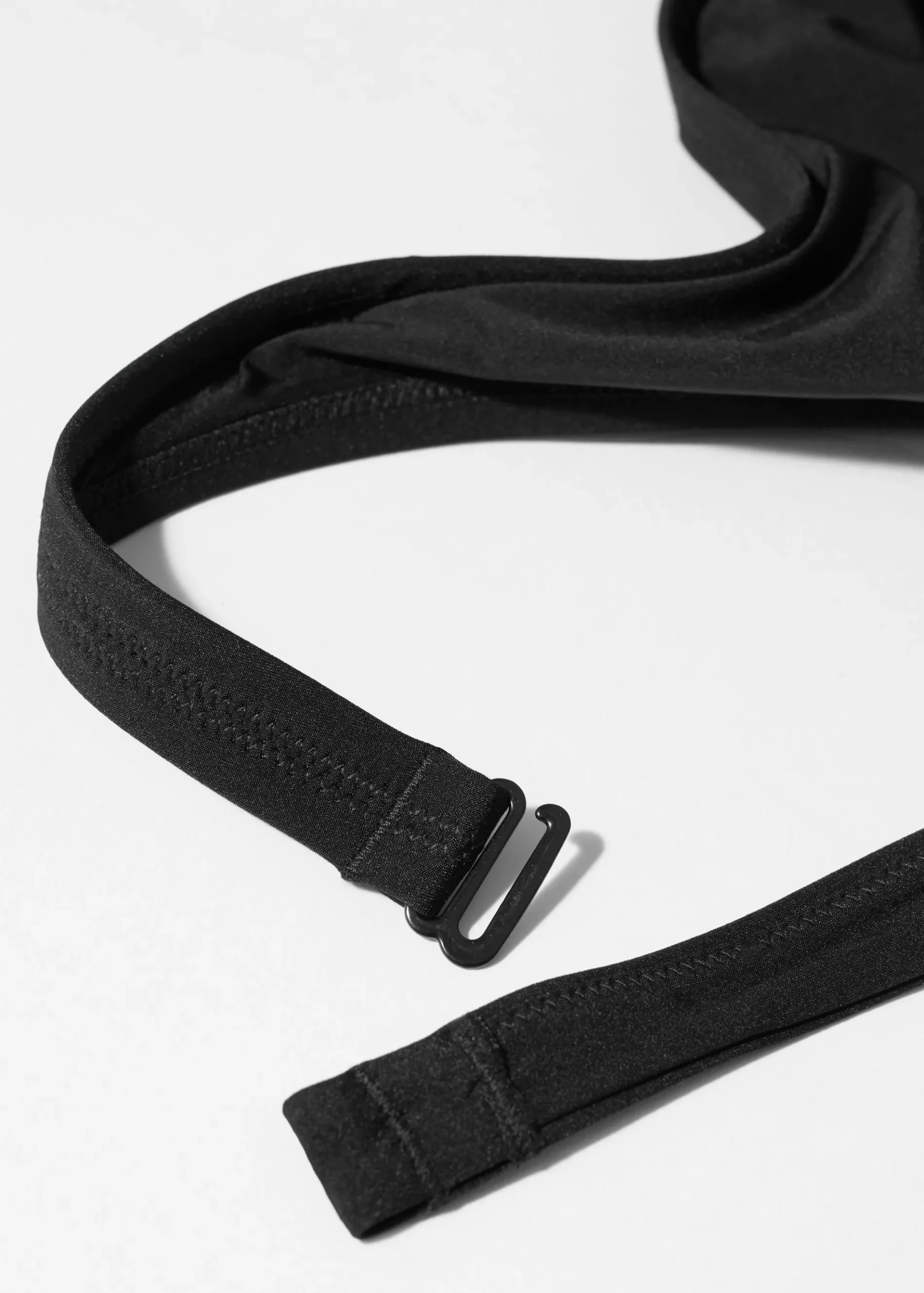 & Other Stories Asymmetrischer Neckholder-Badeanzug