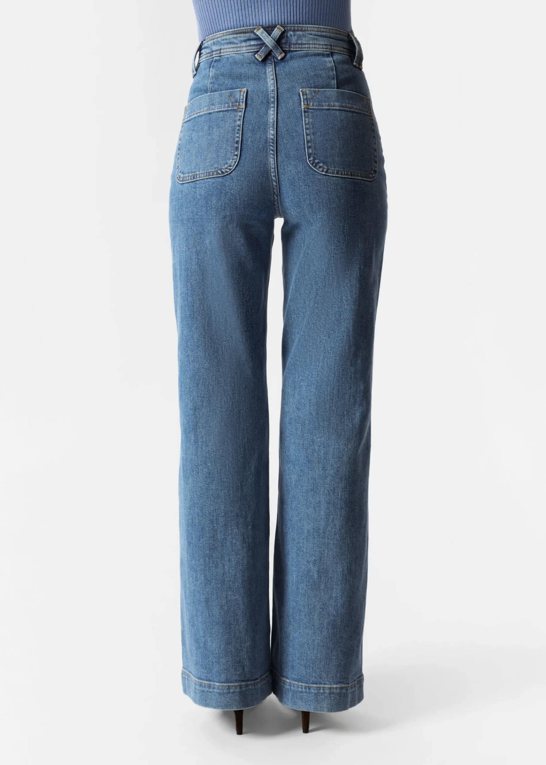 & Other Stories Ausgestellte Jeans mit hohem Bund