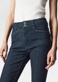 & Other Stories Ausgestellte Jeans mit schmaler Passform