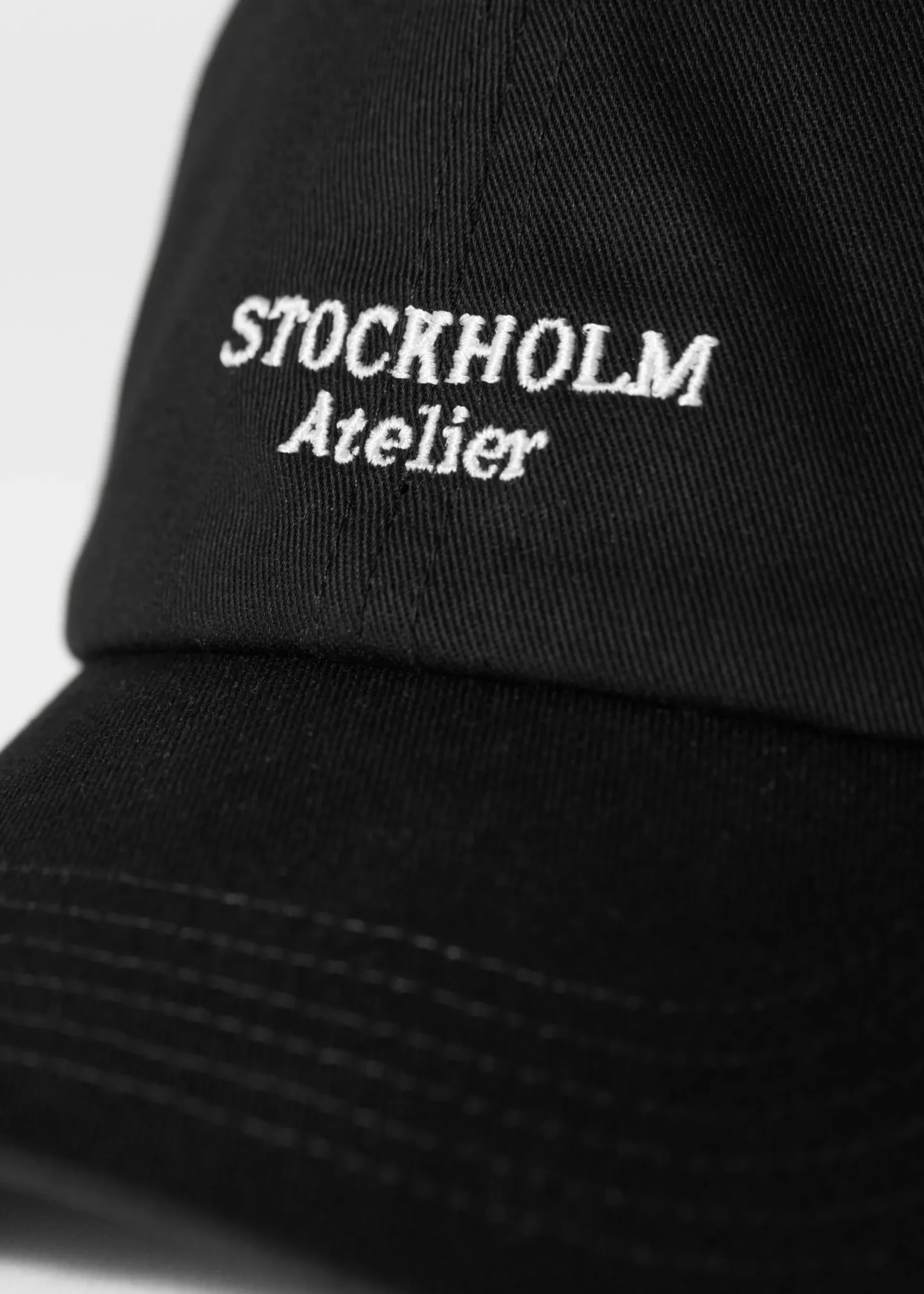 & Other Stories Basecap mit Stickerei