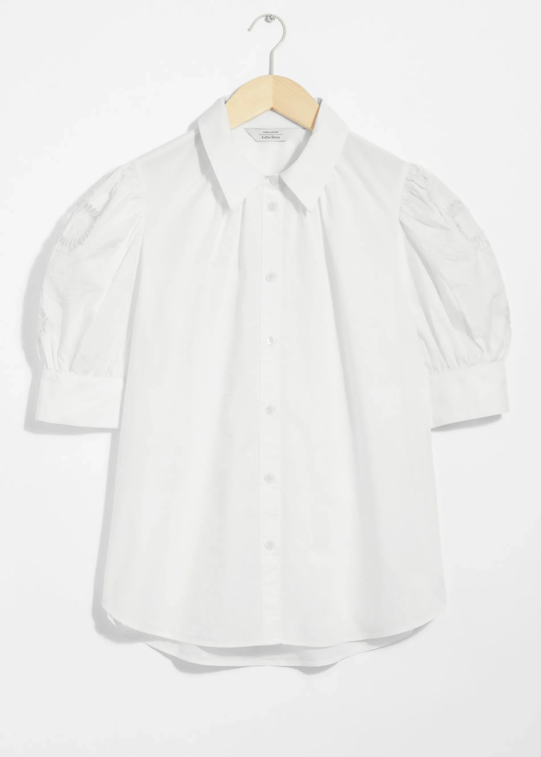 & Other Stories Bestickte Bluse mit Puffärmeln