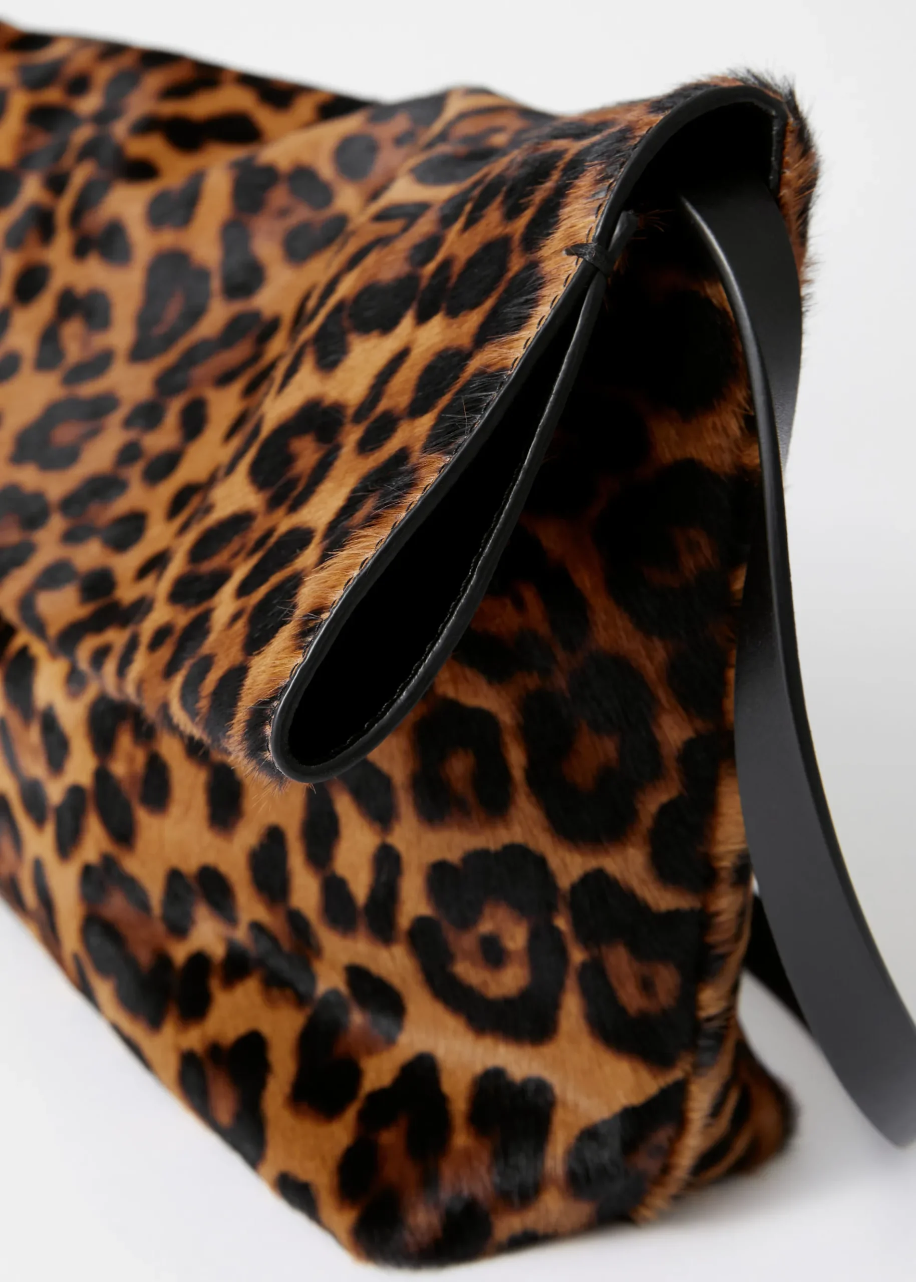 & Other Stories Clutch aus Leder mit