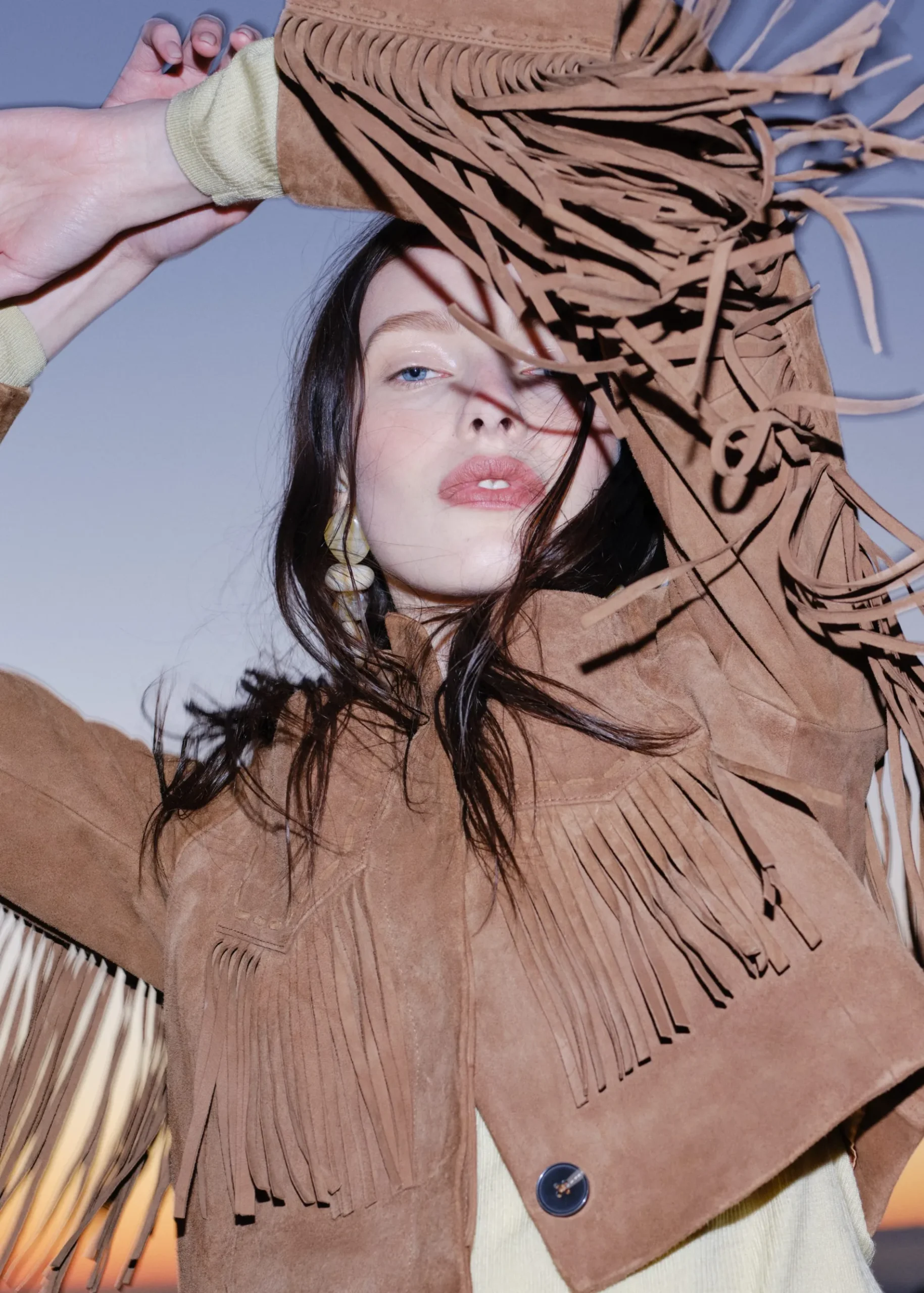 & Other Stories Jacke aus Veloursleder mit Fransen
