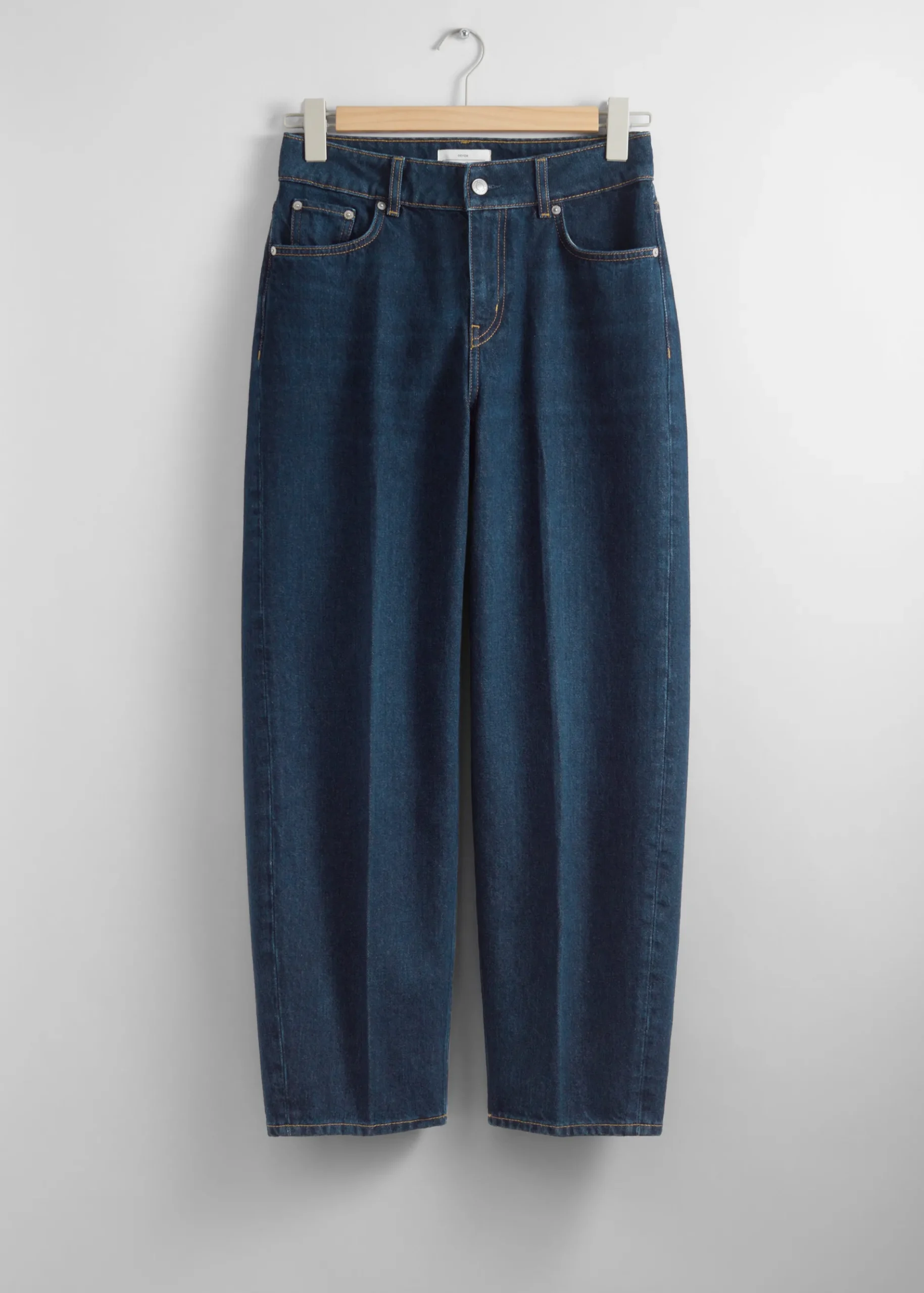 & Other Stories Jeans mit verkürztem Barrel-Bein