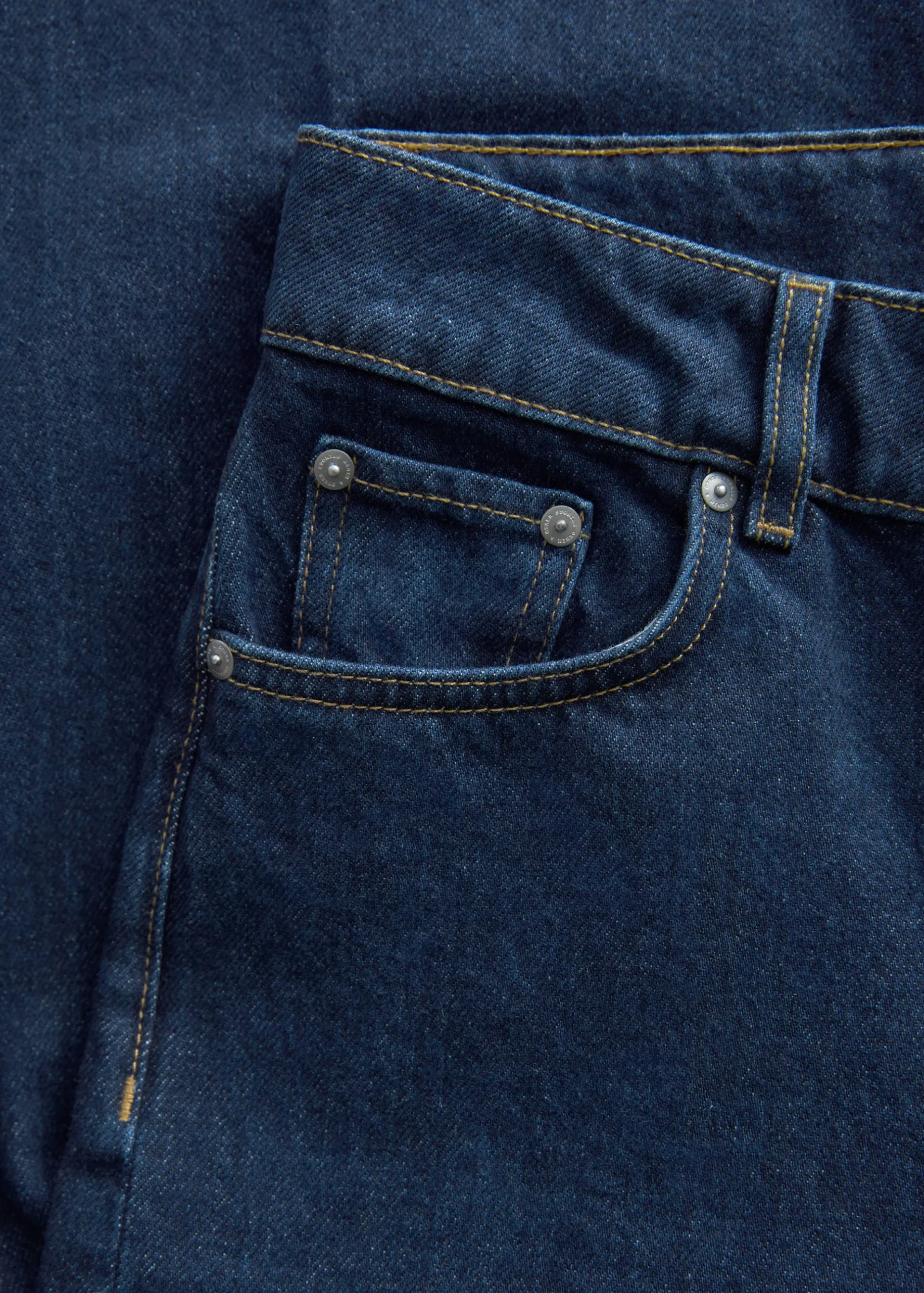 & Other Stories Jeans mit verkürztem Barrel-Bein