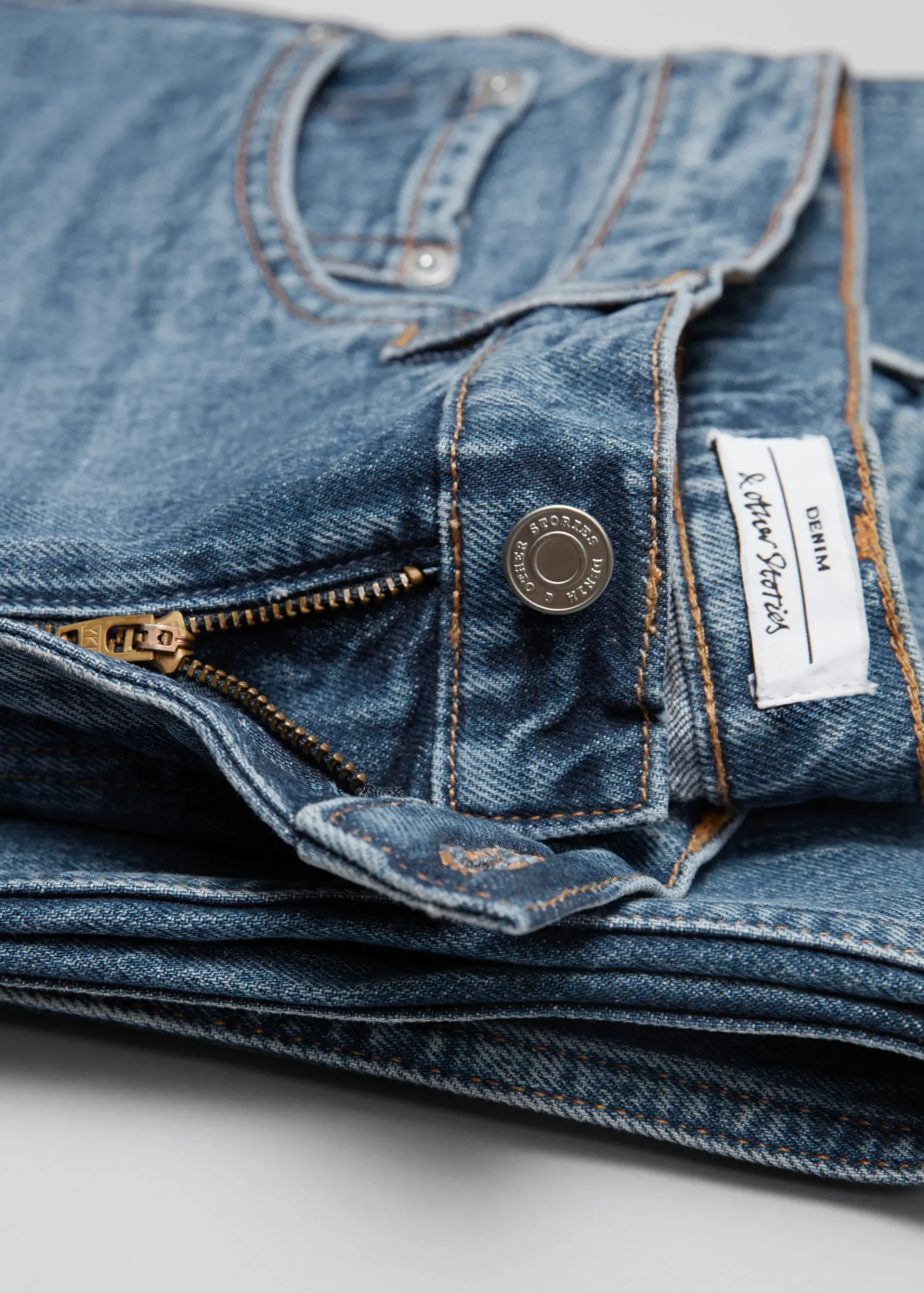 & Other Stories Jeans mit weitem Bein