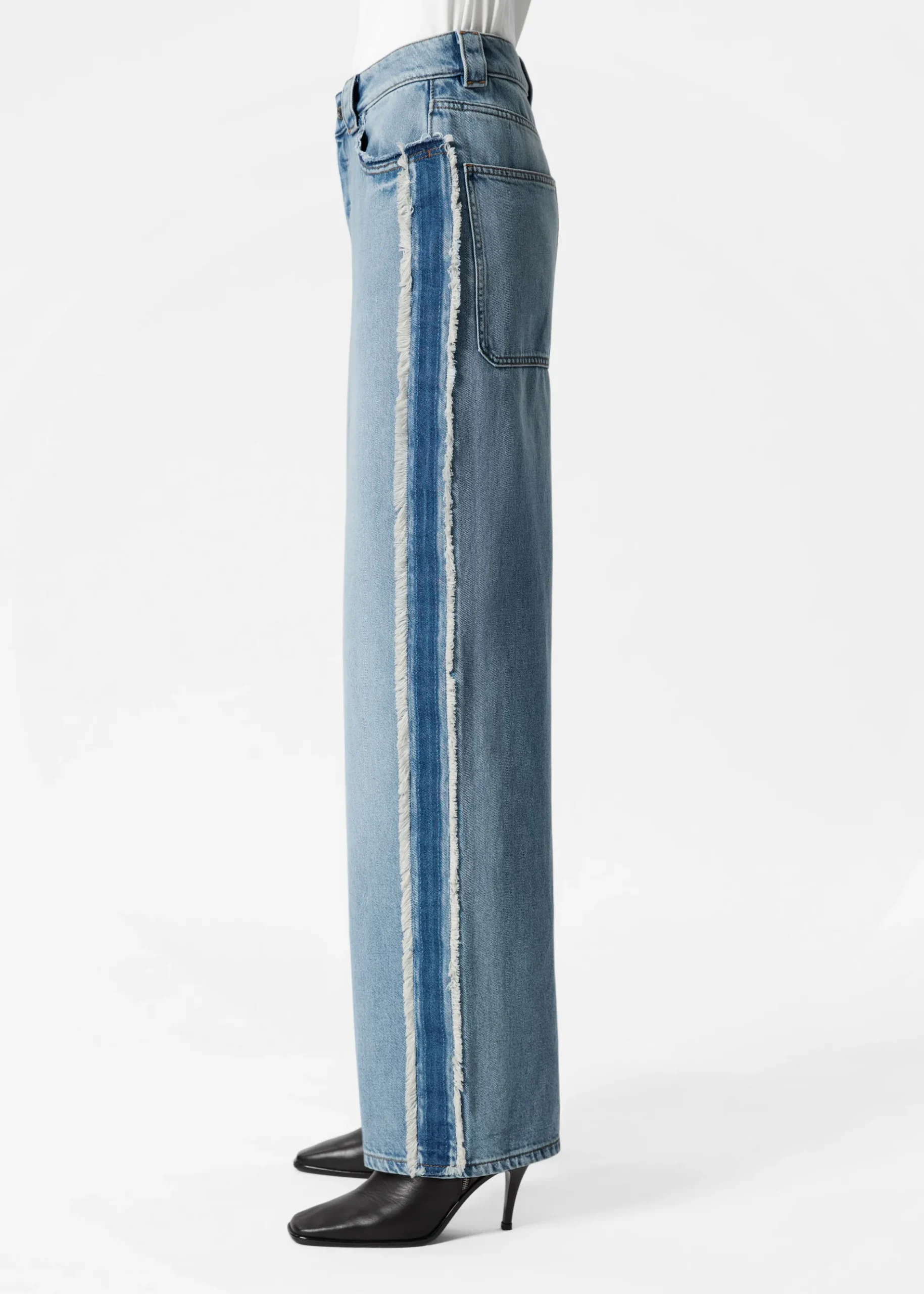 & Other Stories Jeans mit weitem Bein und Fransen