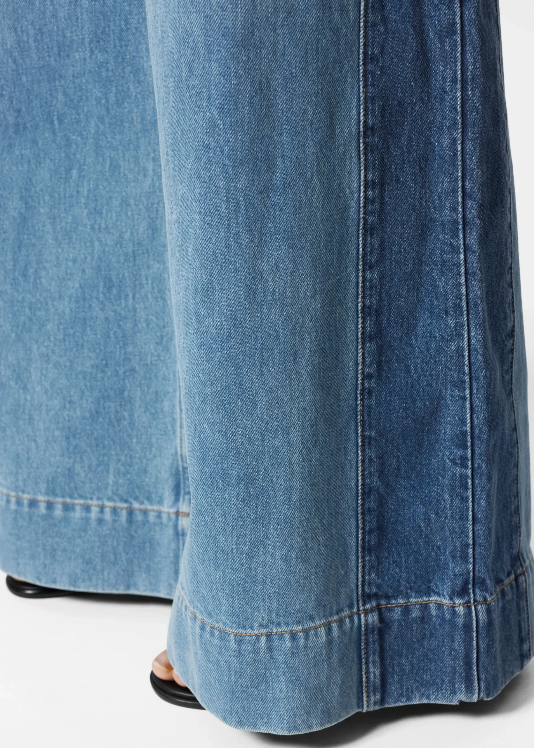 & Other Stories Jeans mit weitem, langem Bein