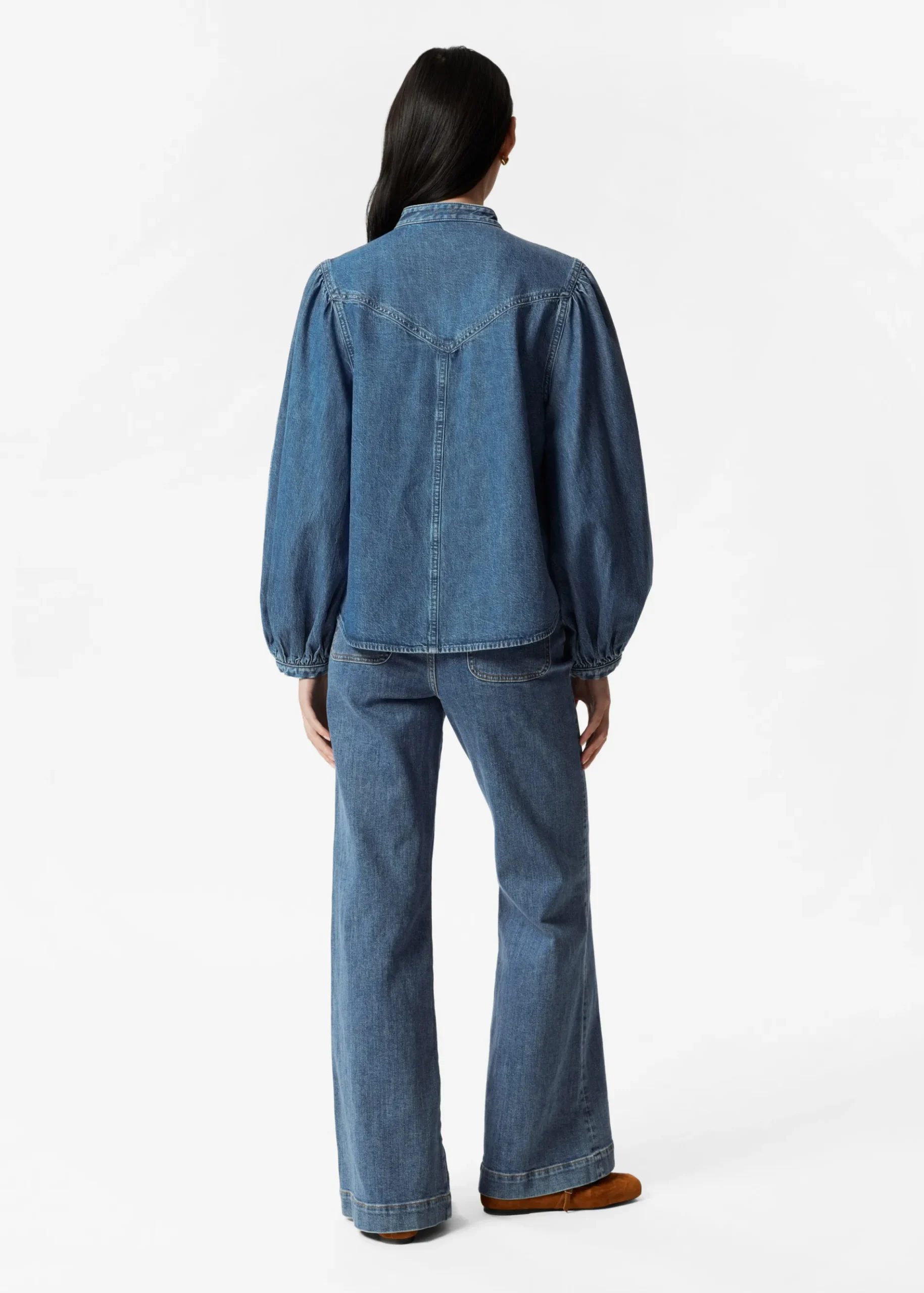 & Other Stories Jeansbluse mit Puffärmeln