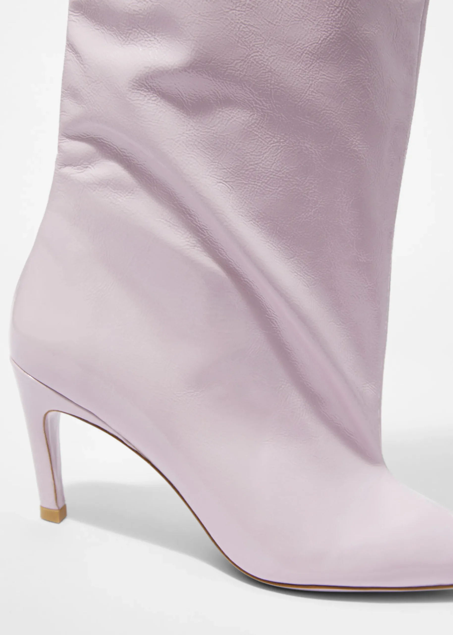 & Other Stories Kniehohe Stiefel aus Lackleder