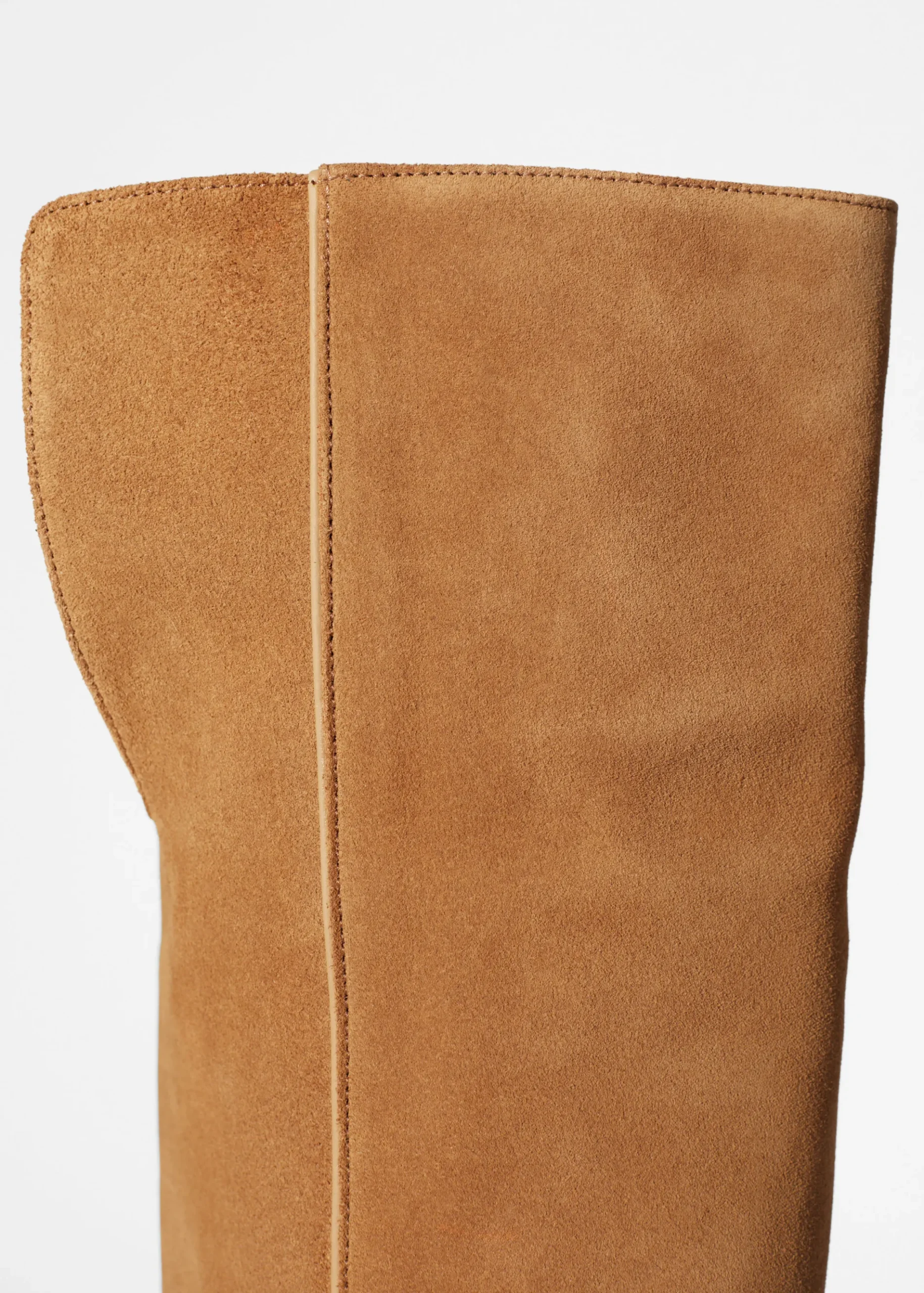 & Other Stories Kniehohe Stiefel aus Veloursleder