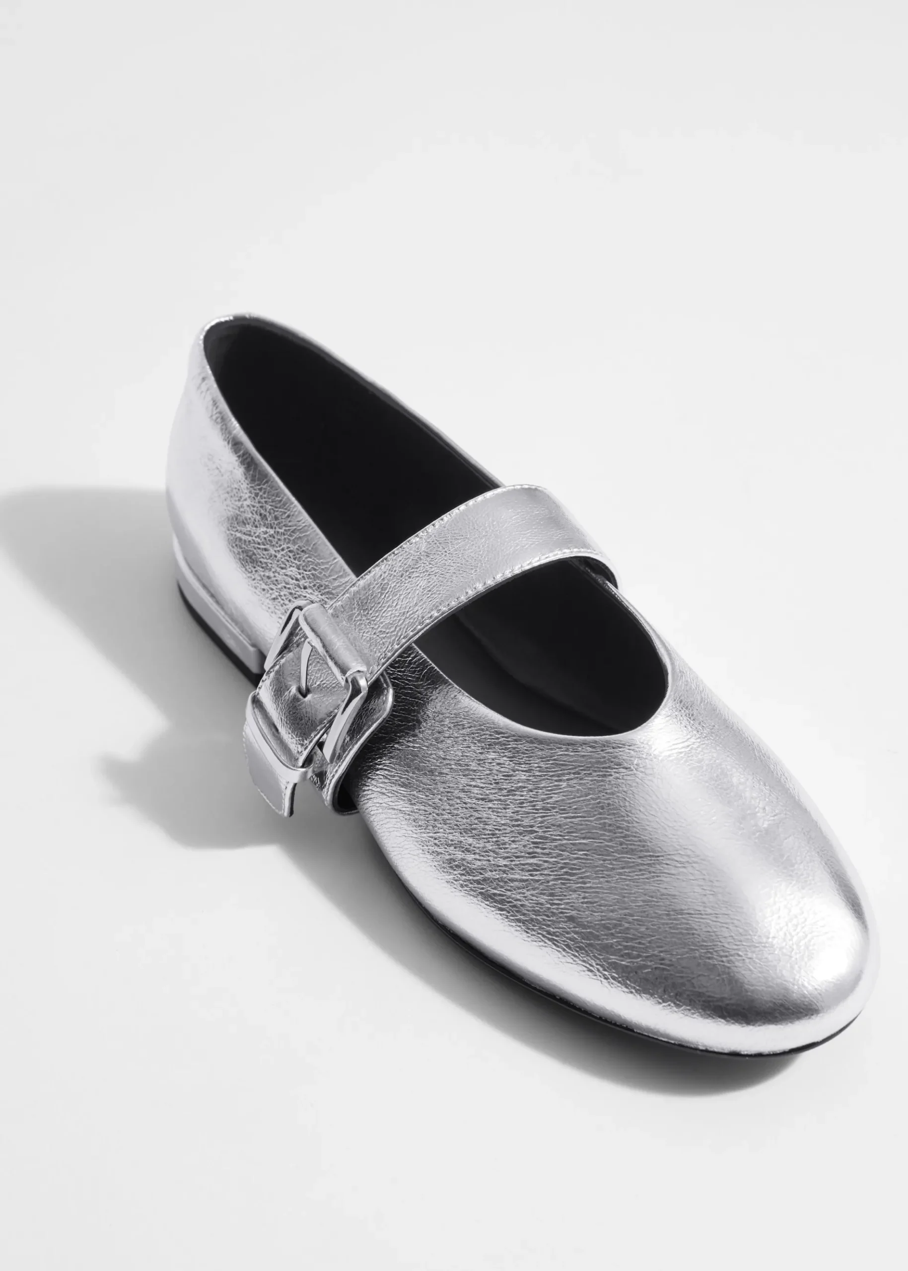 & Other Stories Leder-Ballerinas mit Schnalle