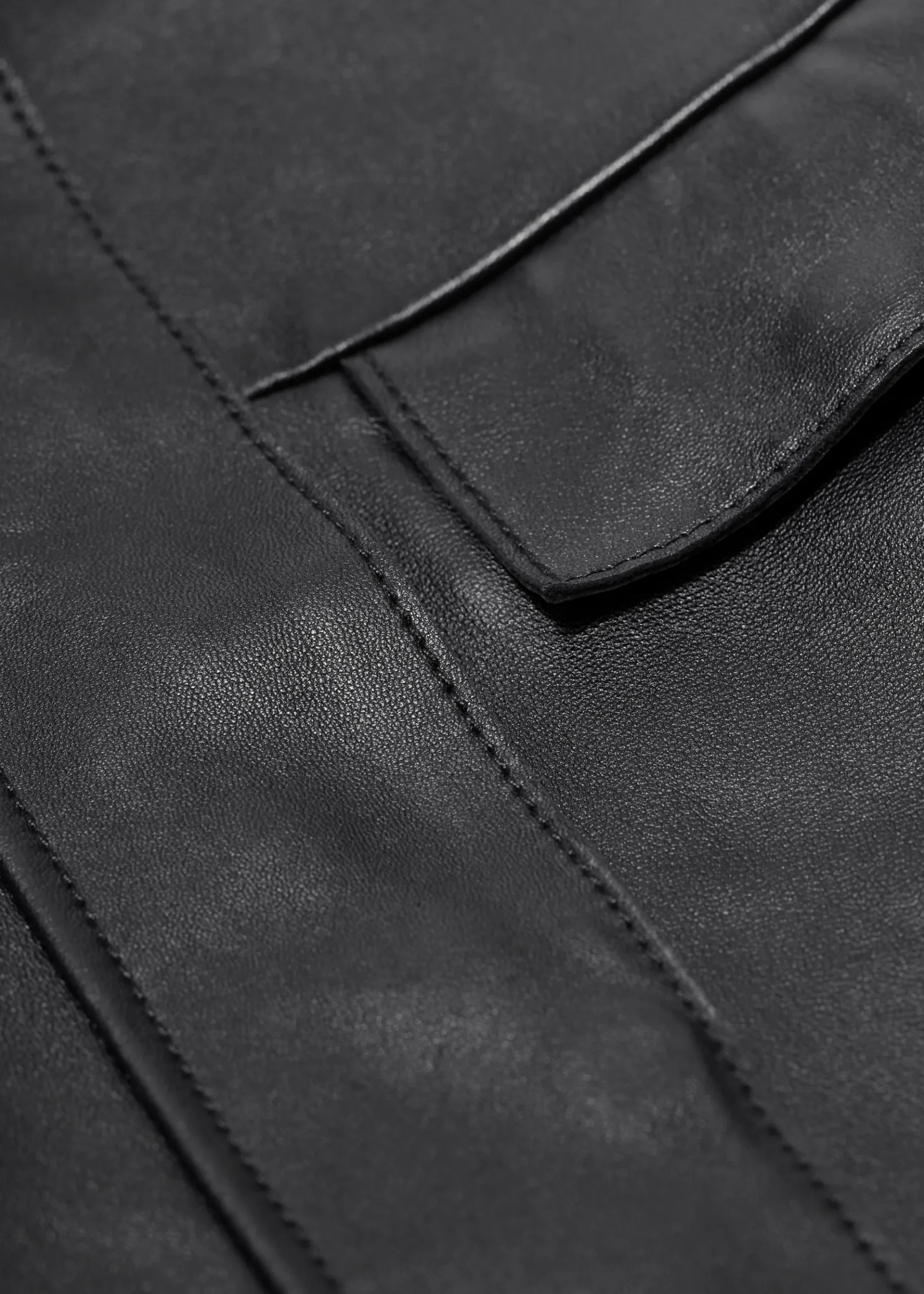 & Other Stories Lederjacke mit Pattentaschen