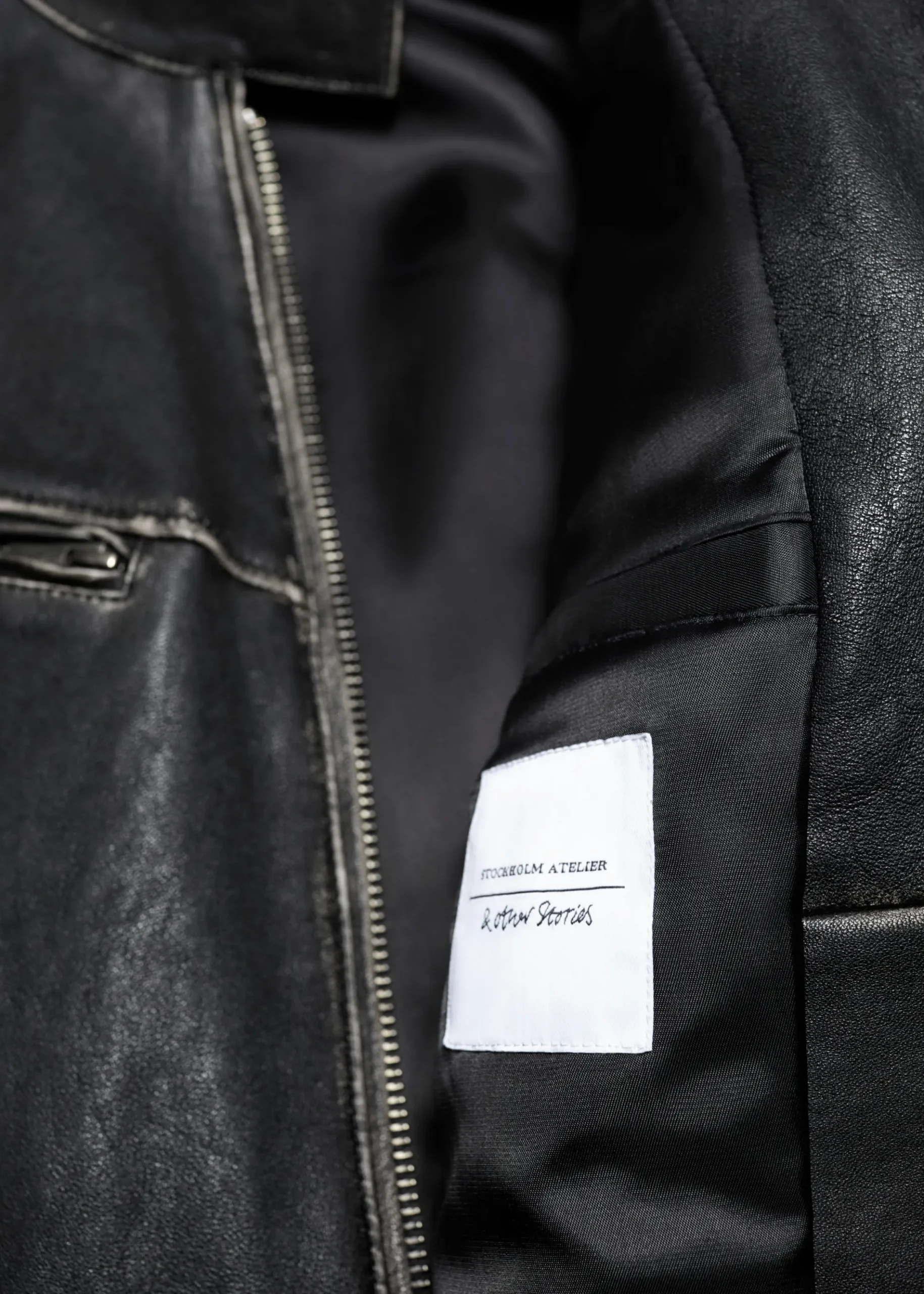 & Other Stories Lederjacke mit Steppnähten