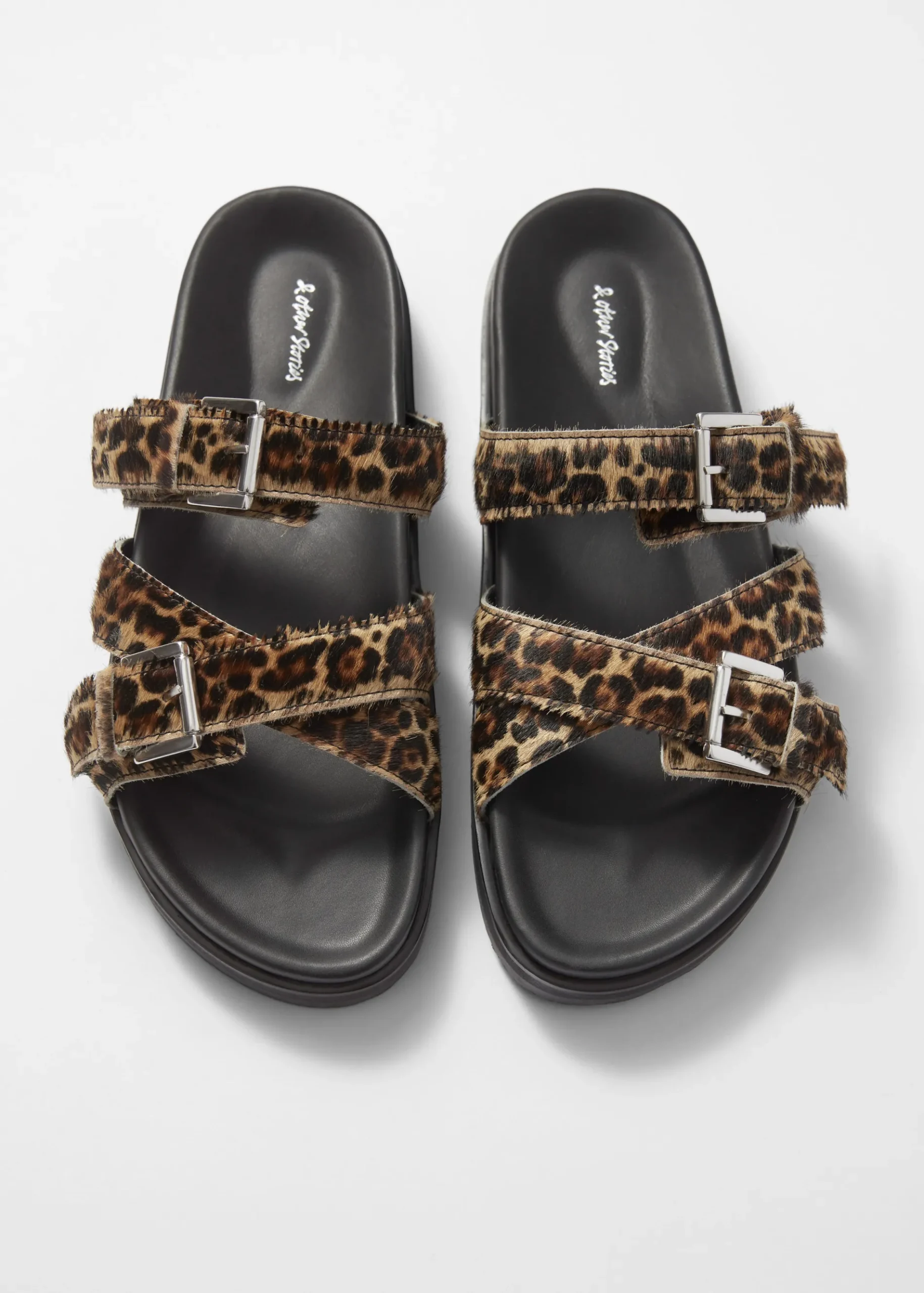 & Other Stories Ledersandalen mit überkreuzten Riemen