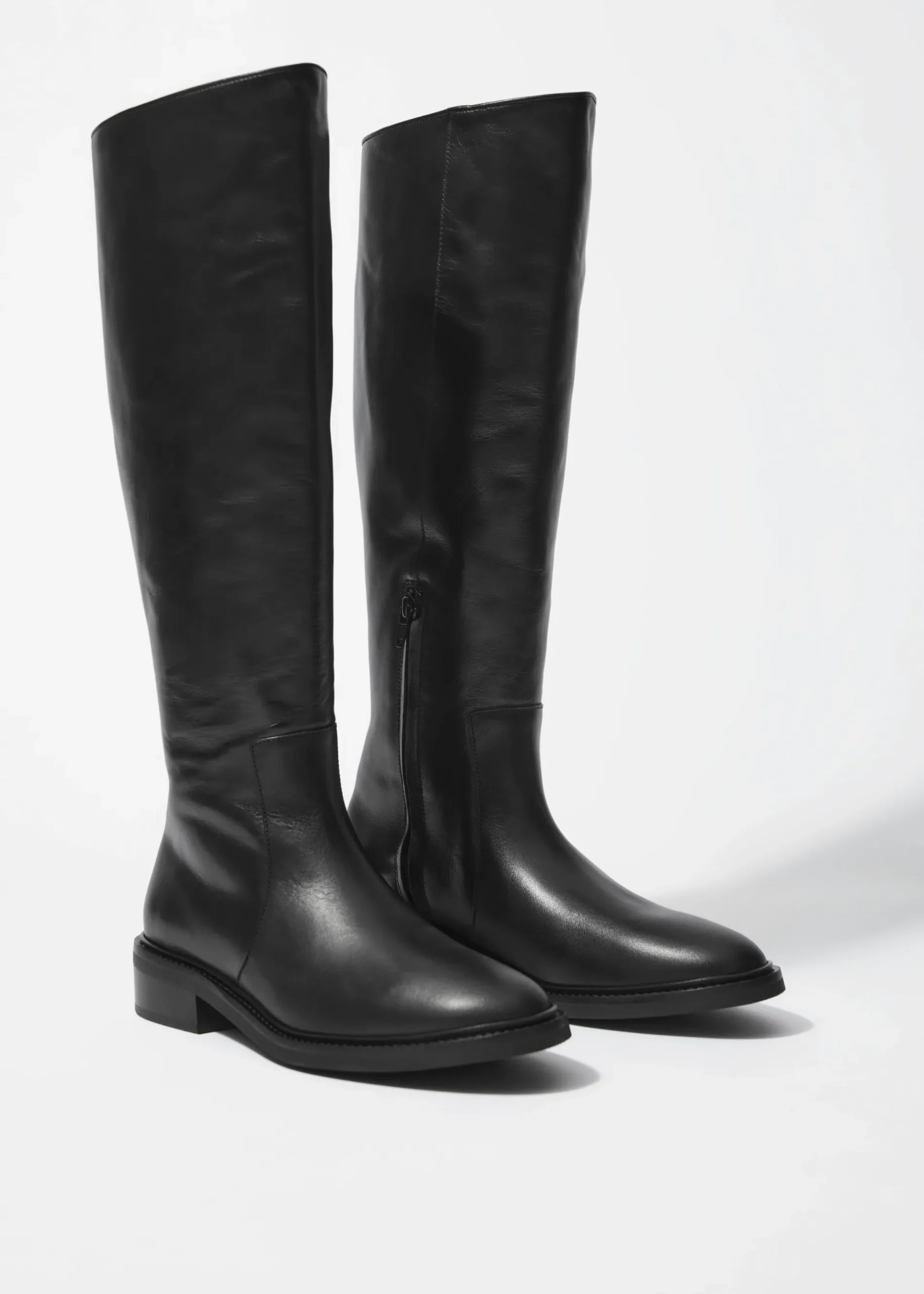 & Other Stories Lederstiefel im Reiterstil