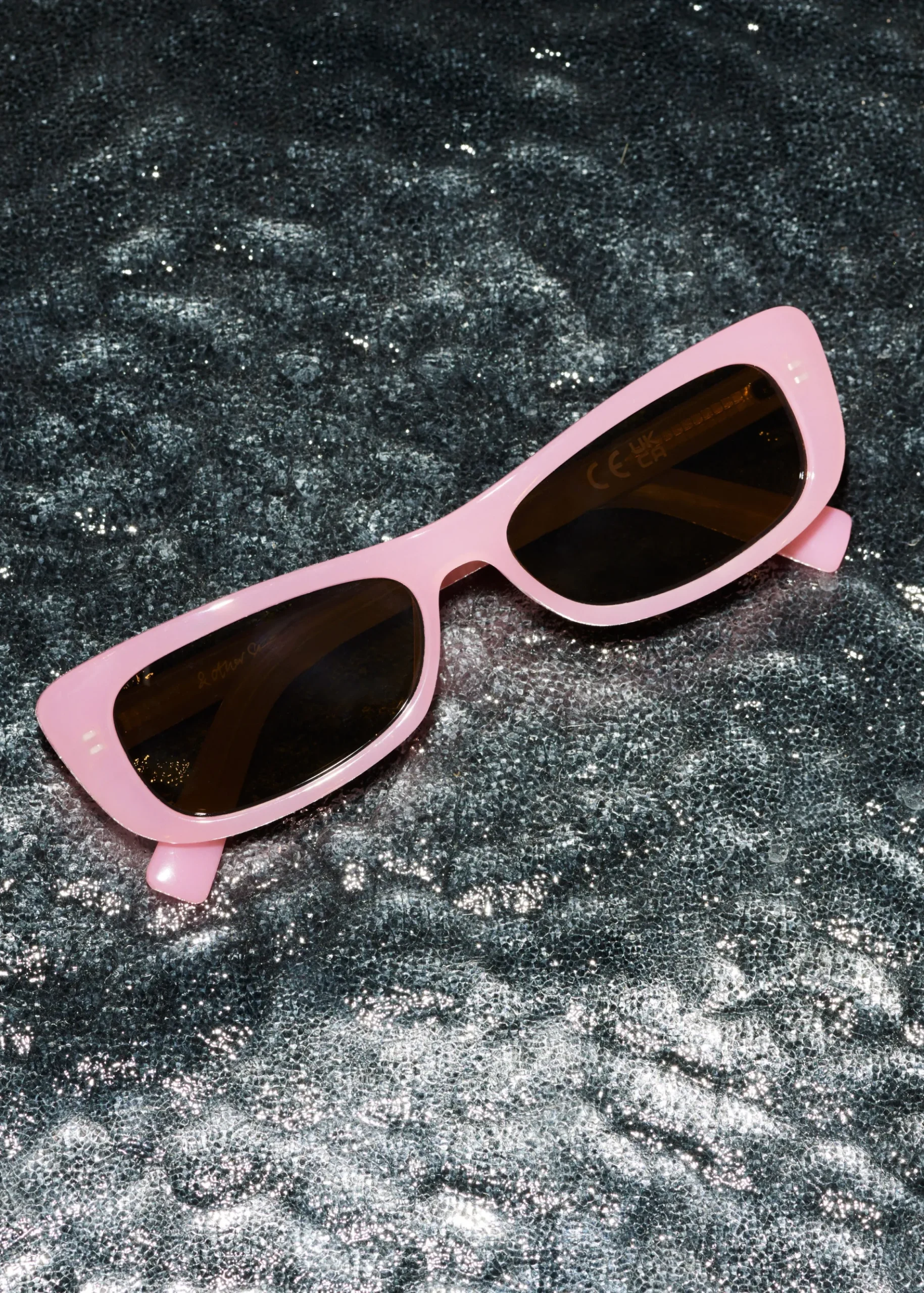 & Other Stories Längliche Cat-Eye-Sonnenbrille