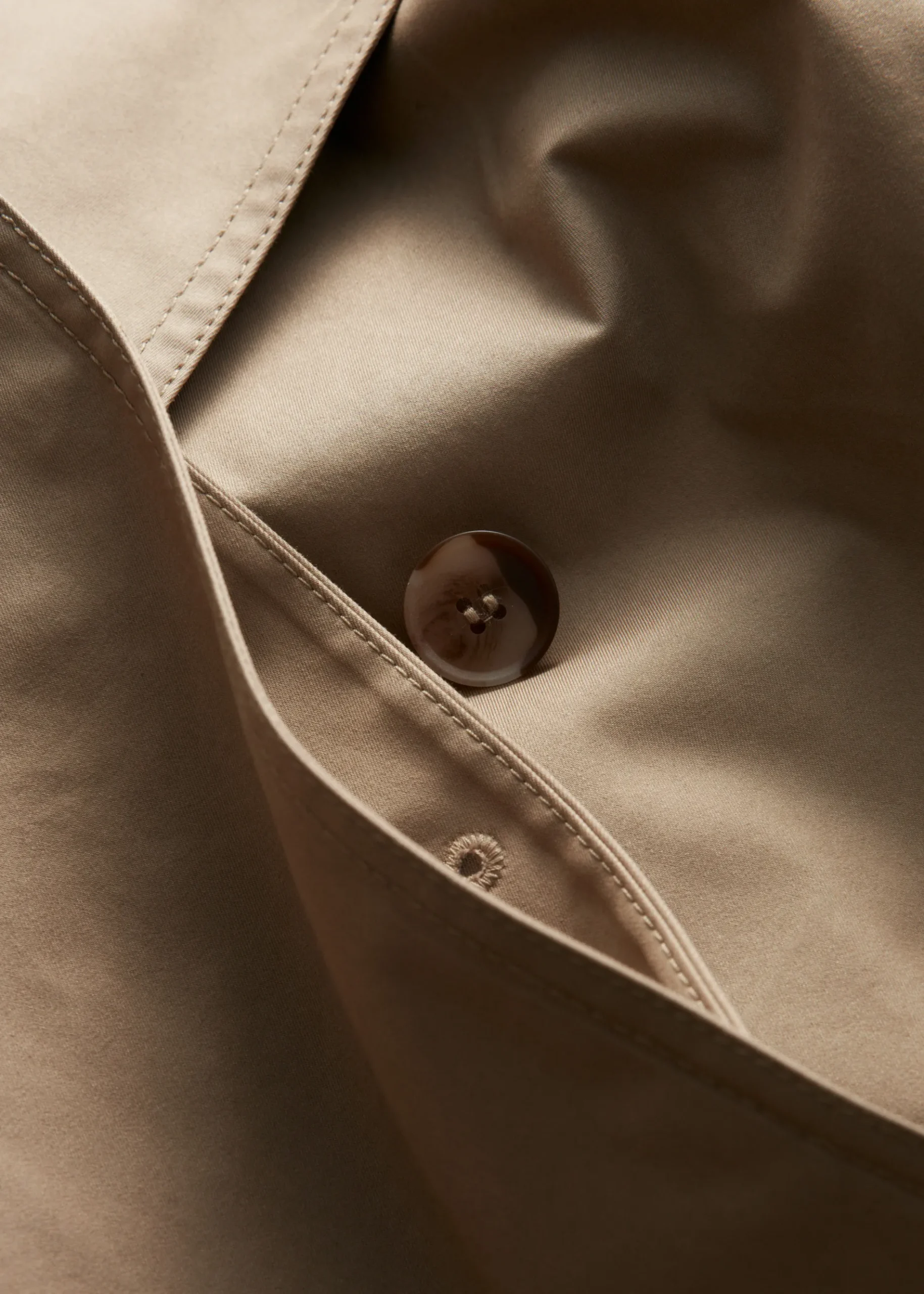 & Other Stories Maxi-Trenchcoat mit Gürtel