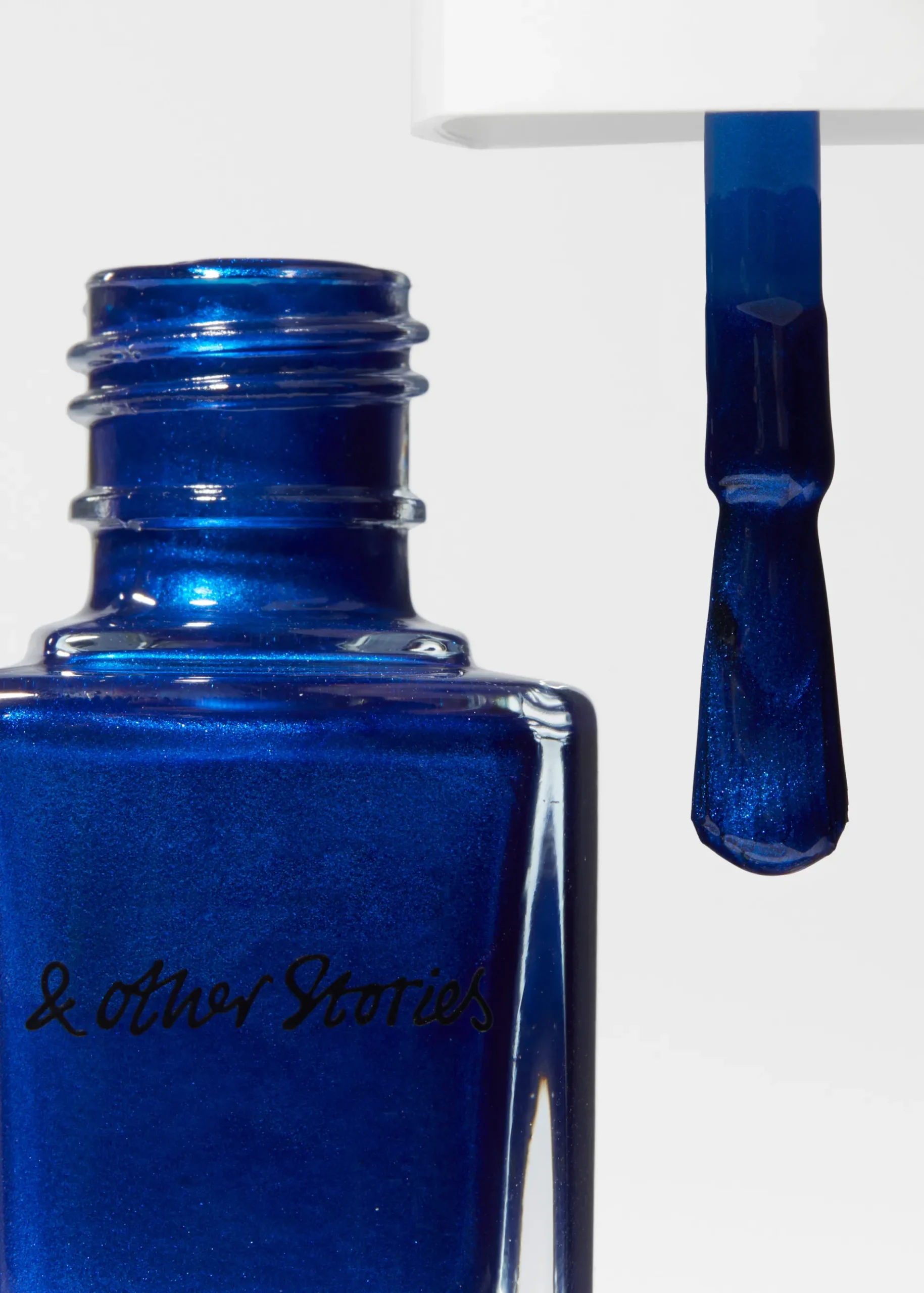 & Other Stories Metallic Blue Nagellack