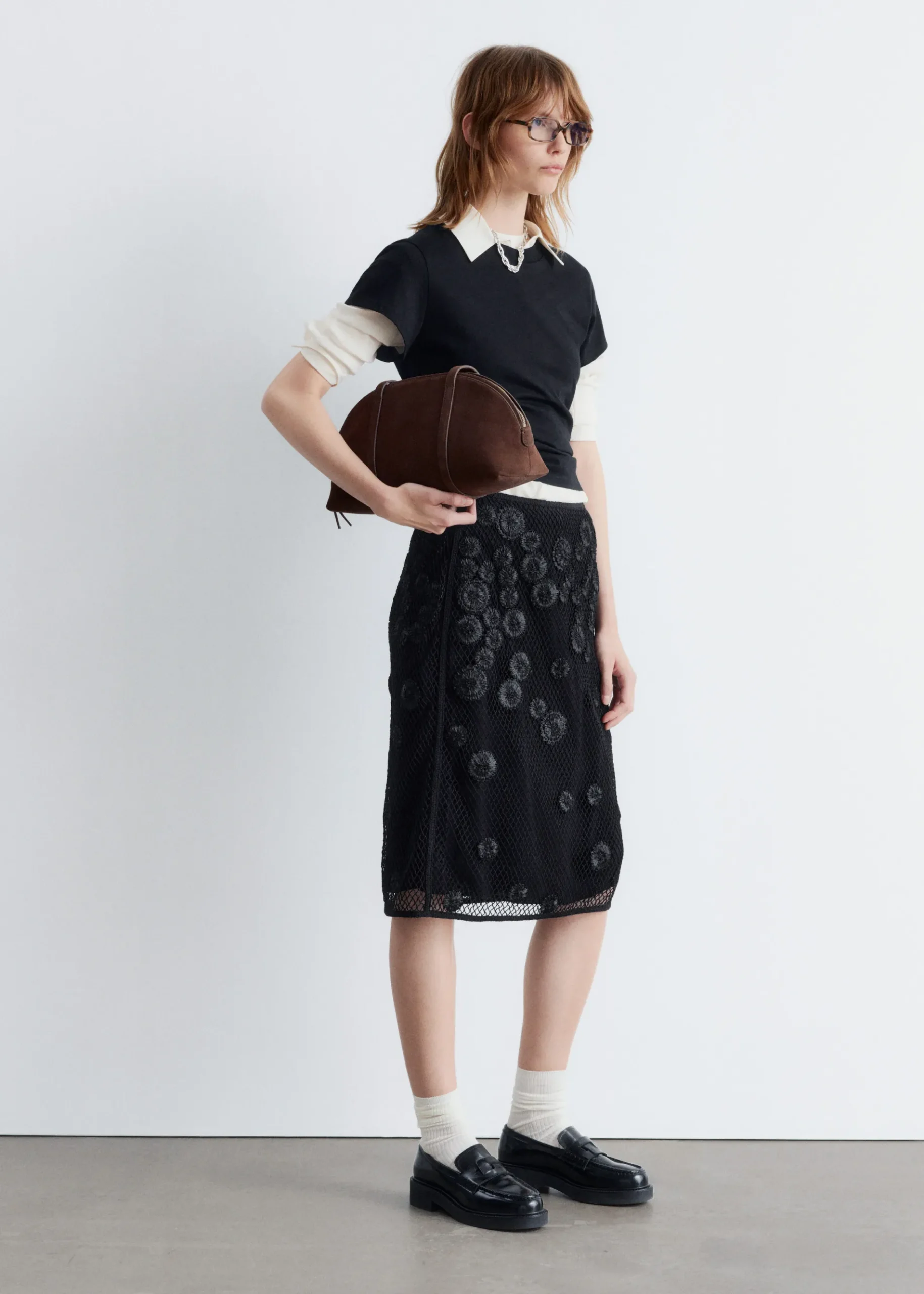 & Other Stories Midirock aus Mesh mit Blumenapplikationen
