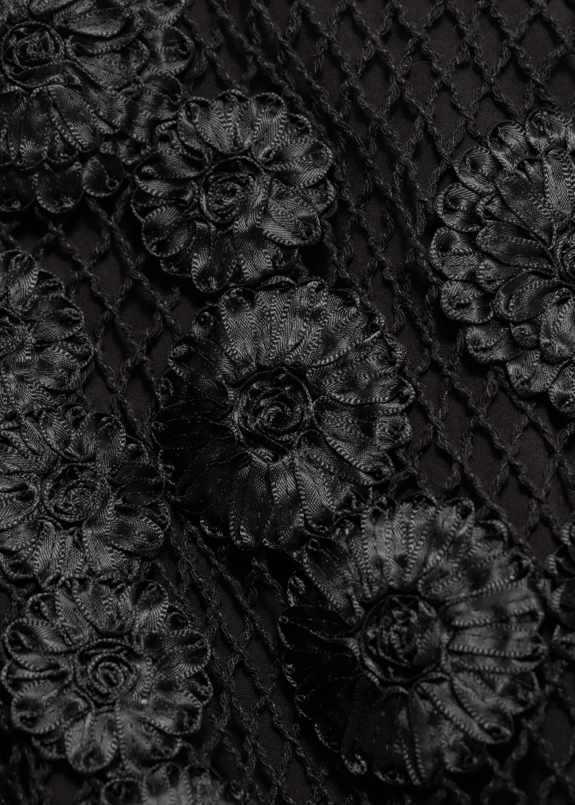 & Other Stories Midirock aus Mesh mit Blumenapplikationen