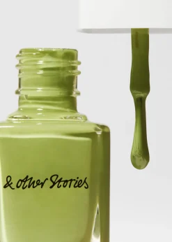 & Other Stories More pistachio Nagellack