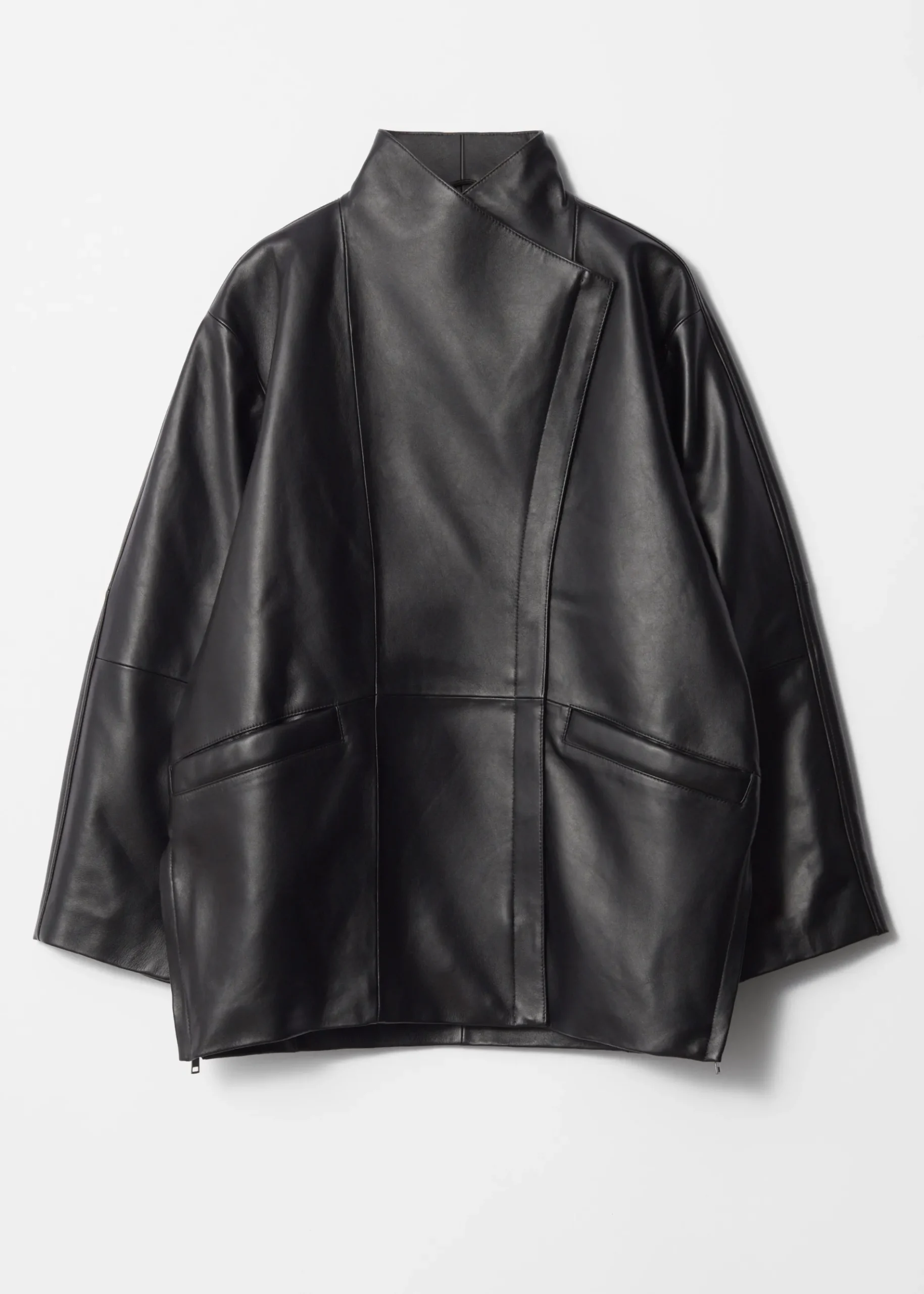 & Other Stories Oversized-Lederjacke mit Kokonsilhouette