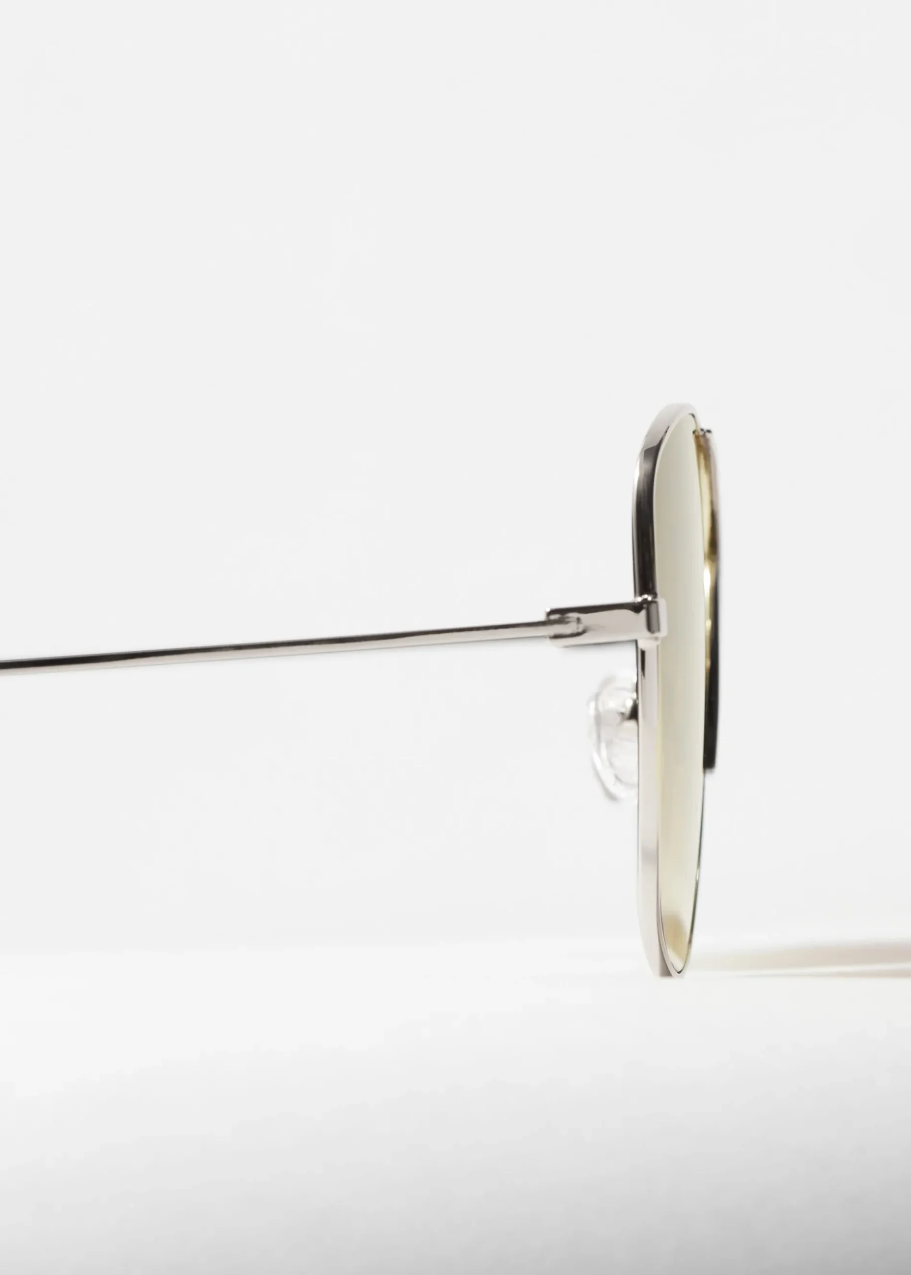 & Other Stories Oversized-Sonnenbrille mit überkreuztem Rahmen