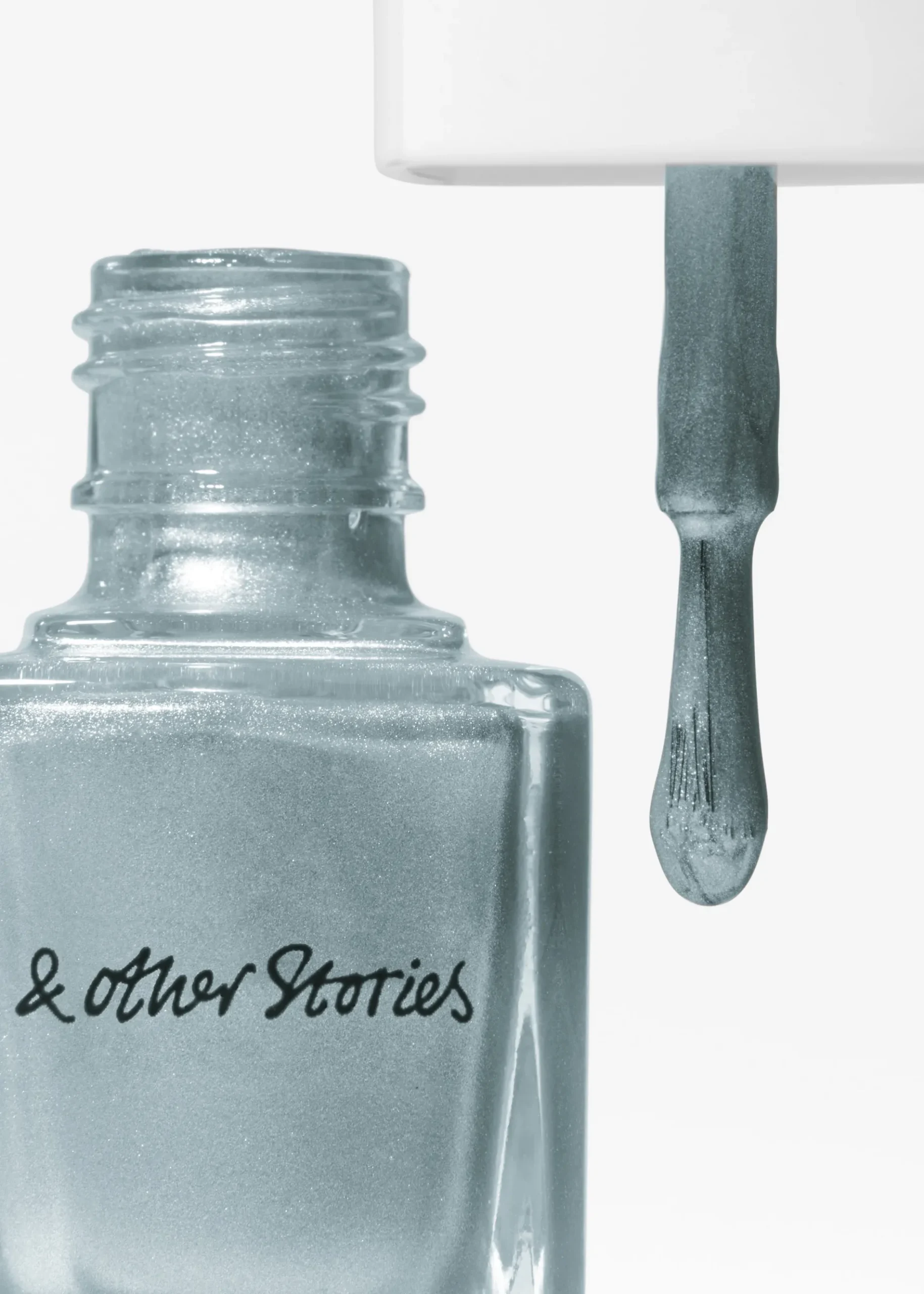 & Other Stories Oyster Grey Nagellack