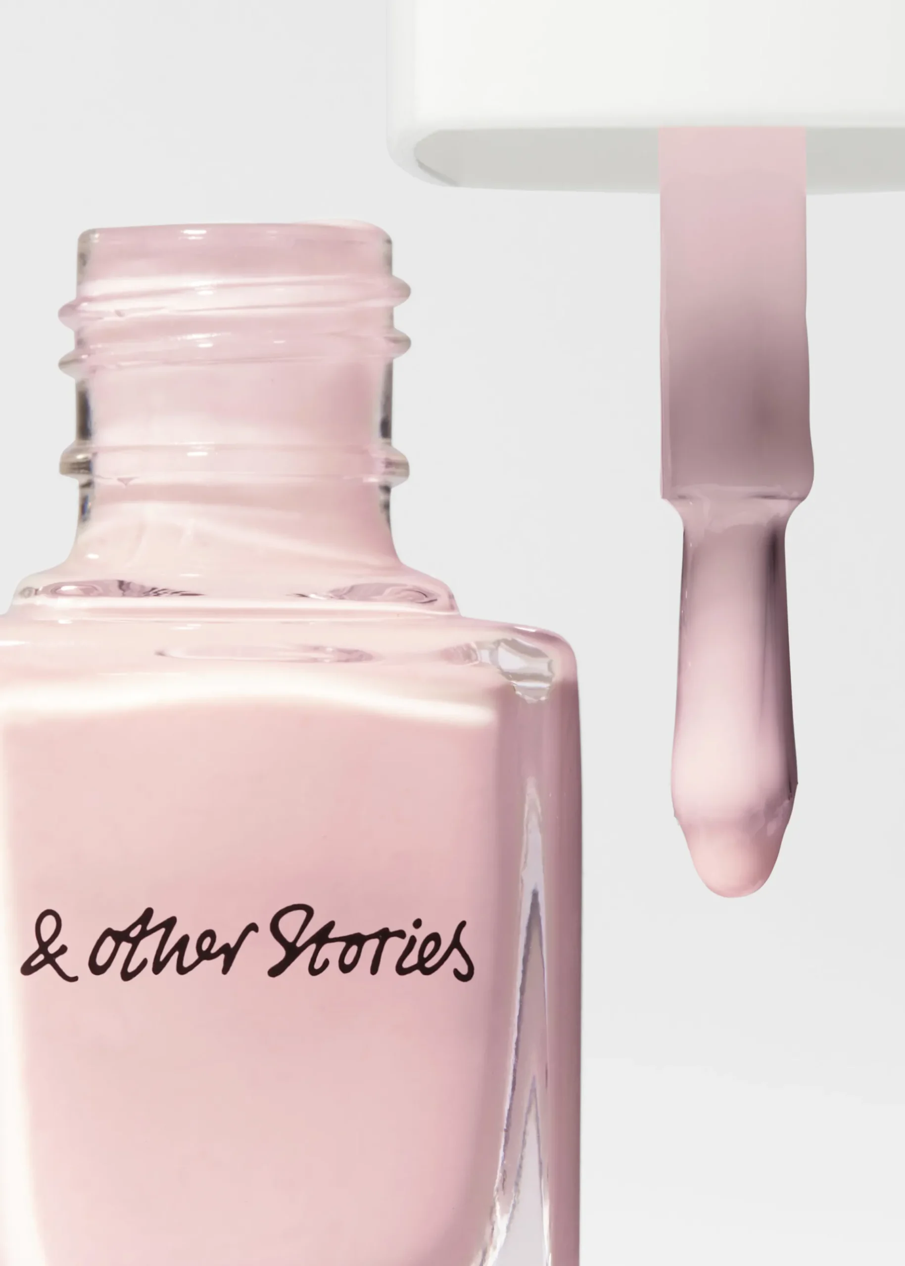 & Other Stories Peony Ghost Nagellack