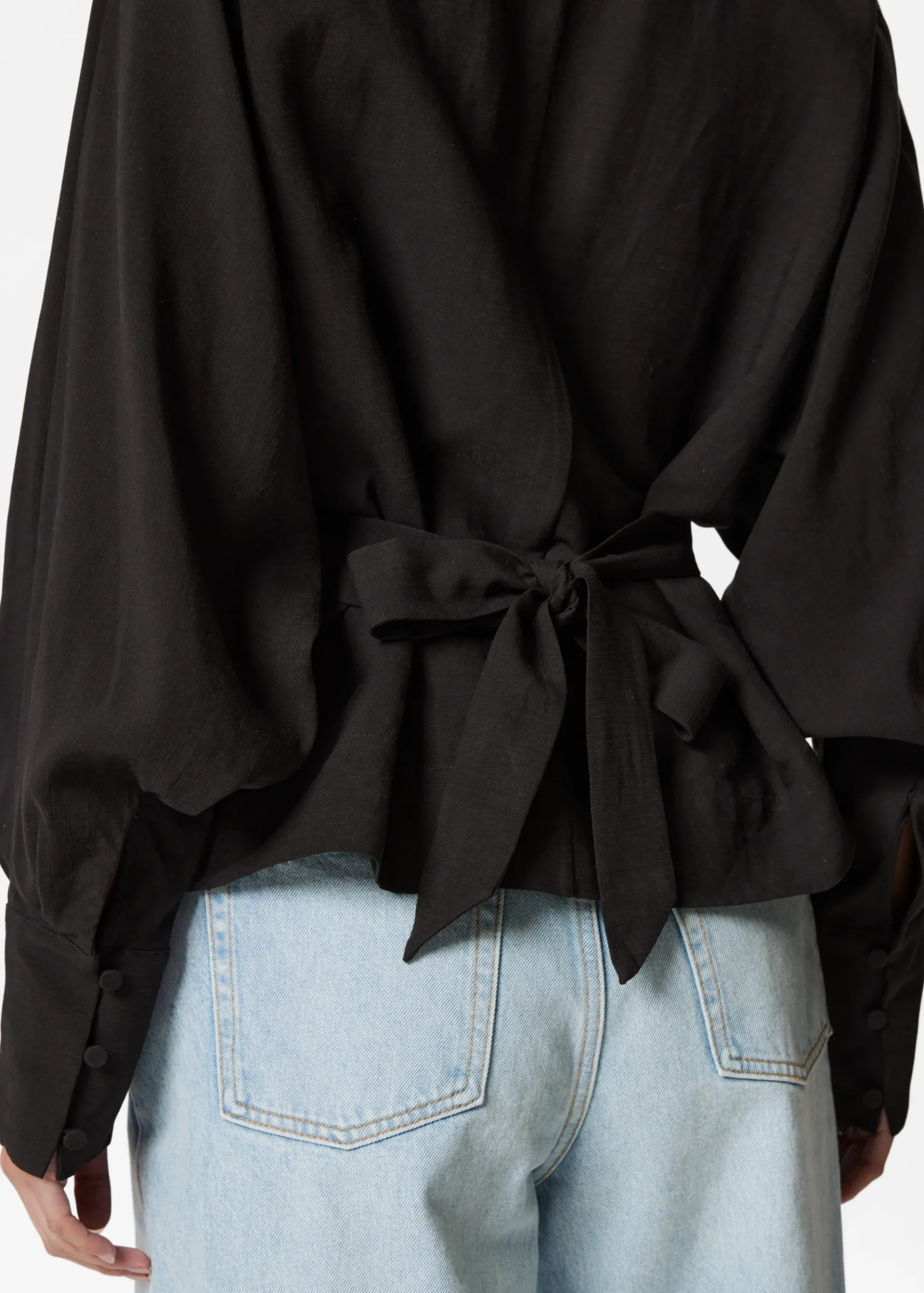 & Other Stories Plissierte Bluse mit U-Boot-Ausschnitt
