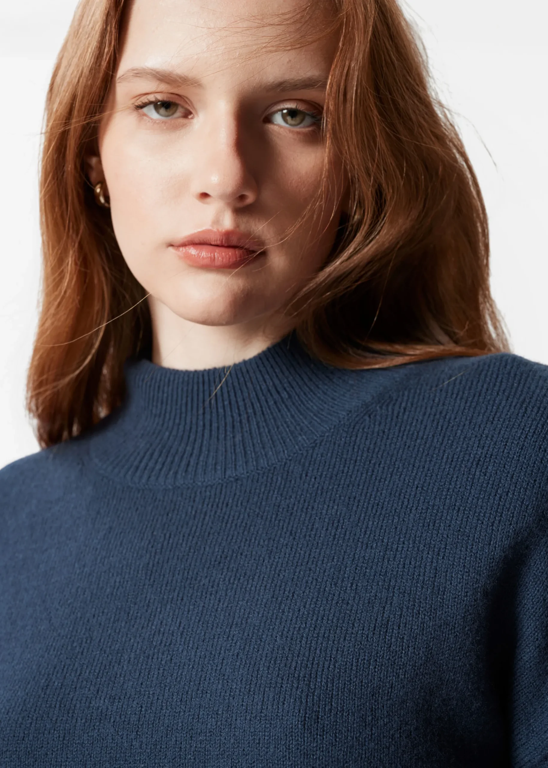 & Other Stories Pullover mit Stehkragen
