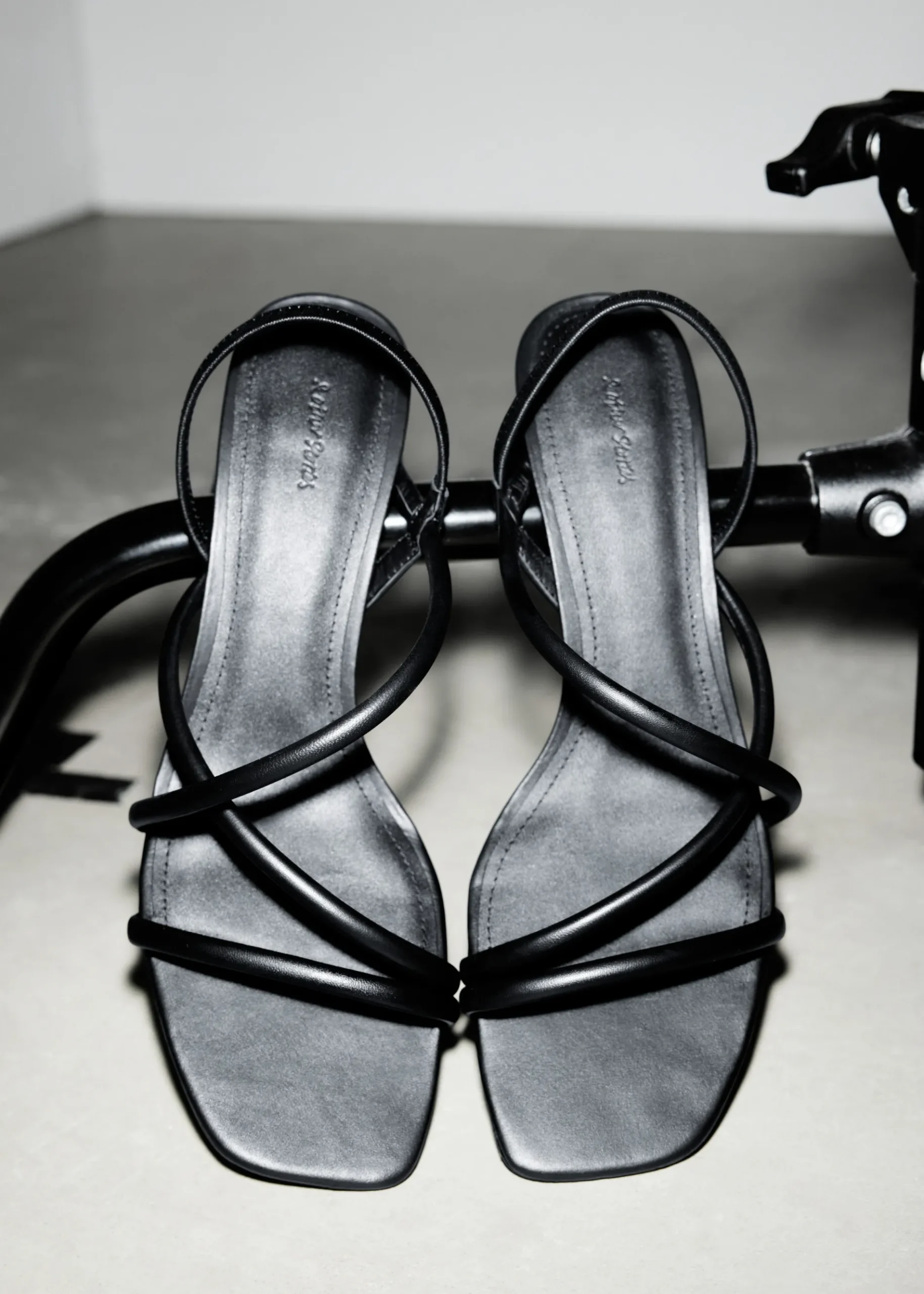 & Other Stories Riemchensandalen mit Blockabsatz