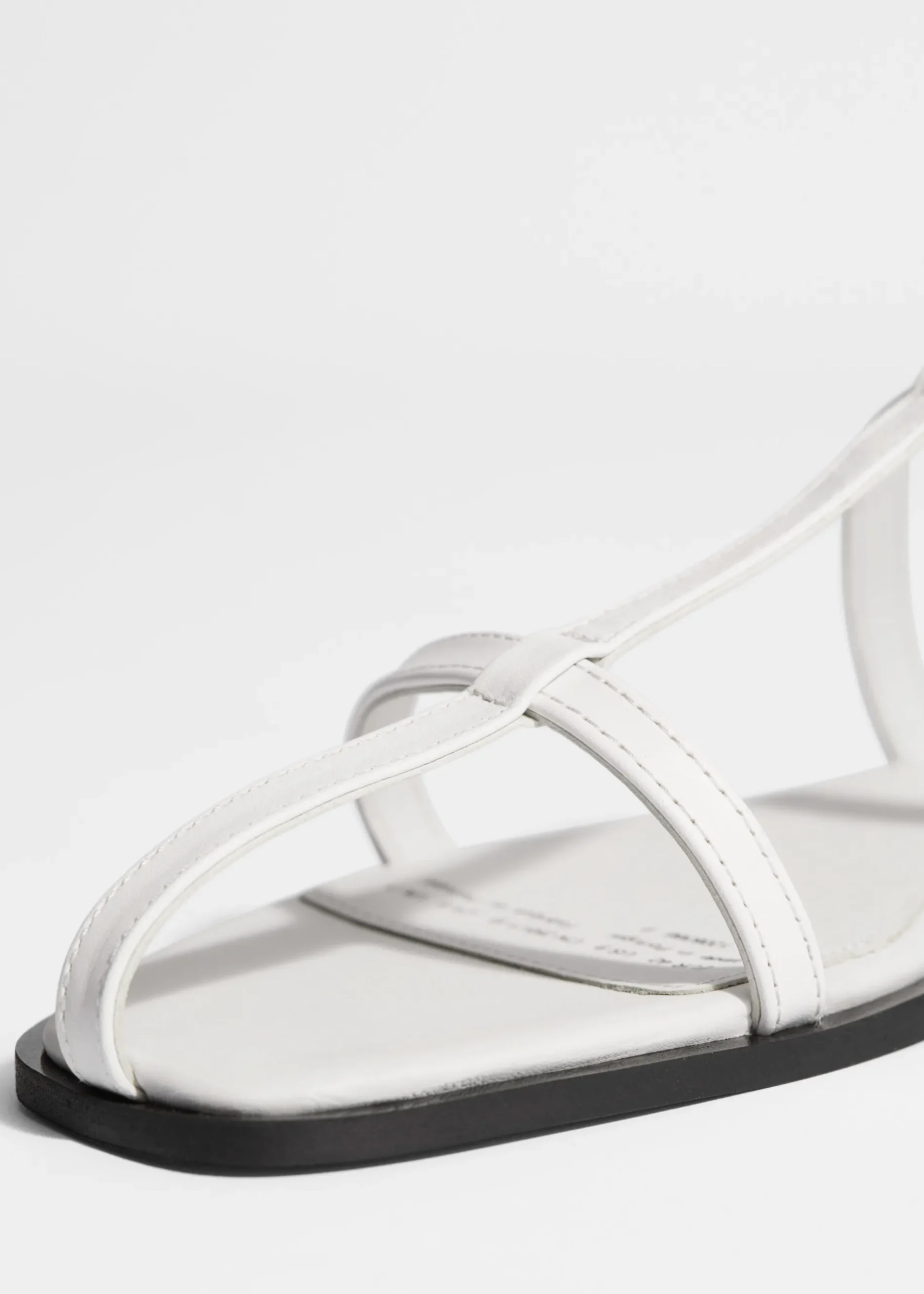 & Other Stories Sandalen mit Lederriemen