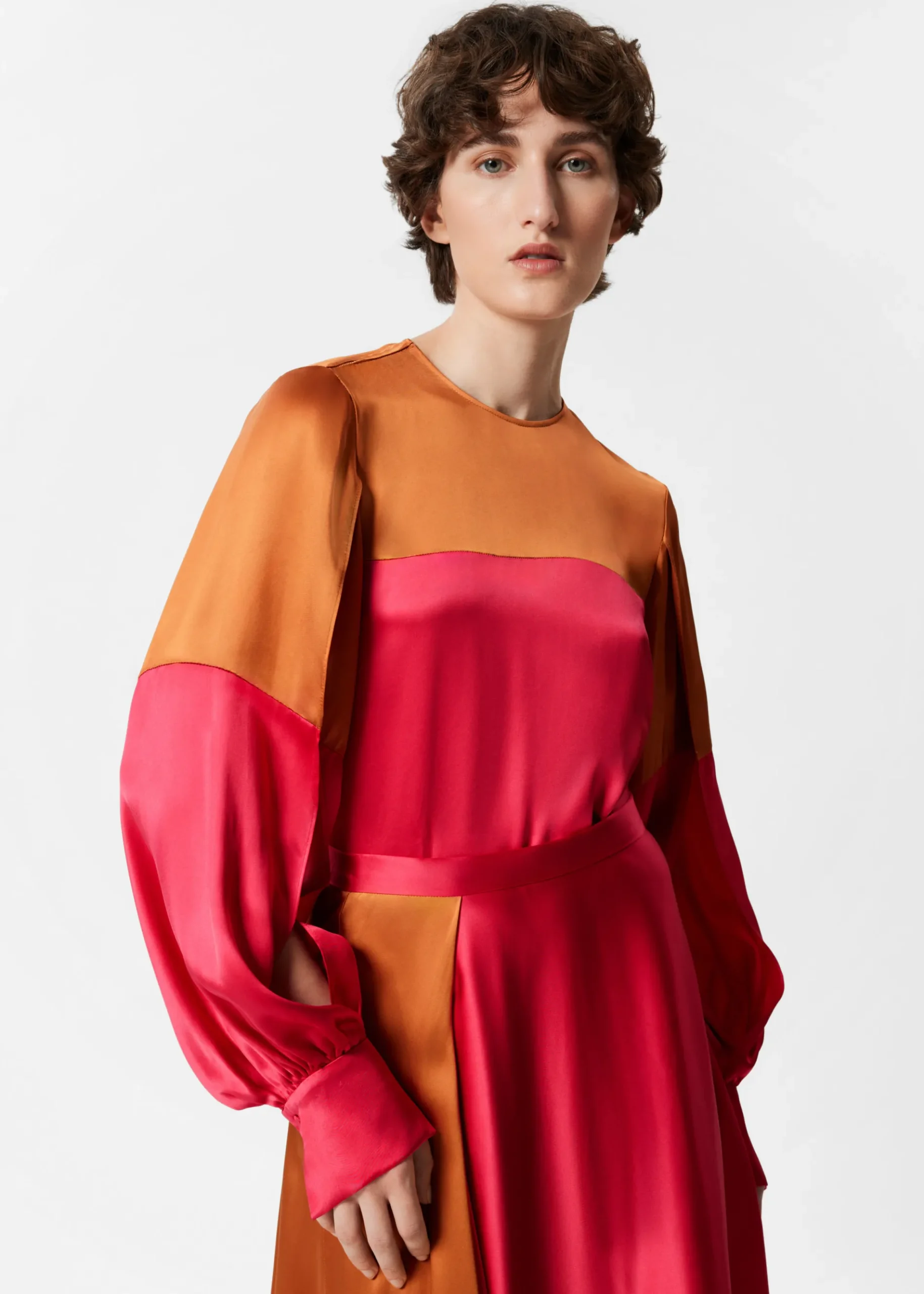 & Other Stories Satinbluse in Colour-Block-Optik