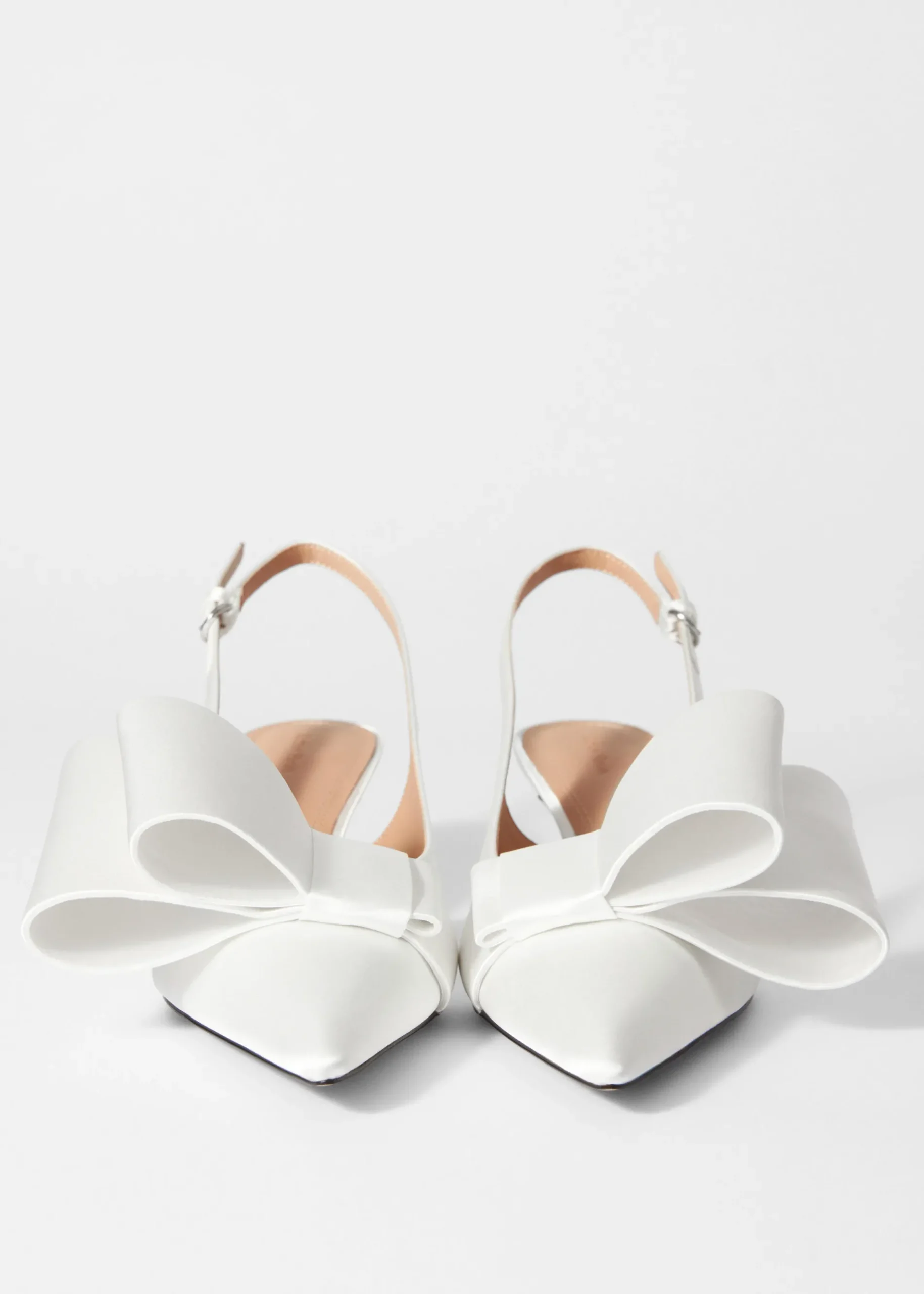 & Other Stories Satin-Pumps mit Schleifenverzierung