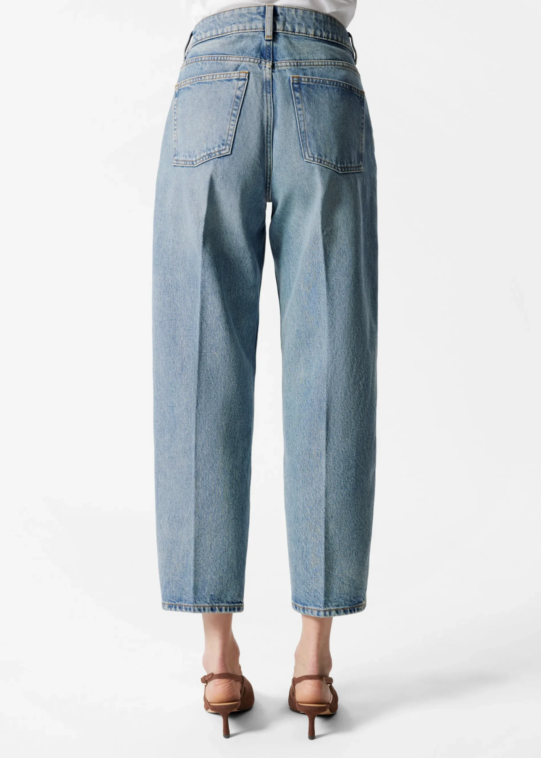 & Other Stories Schmal zulaufende Jeans