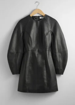 & Other Stories Skulpturales Minikleid aus Leder