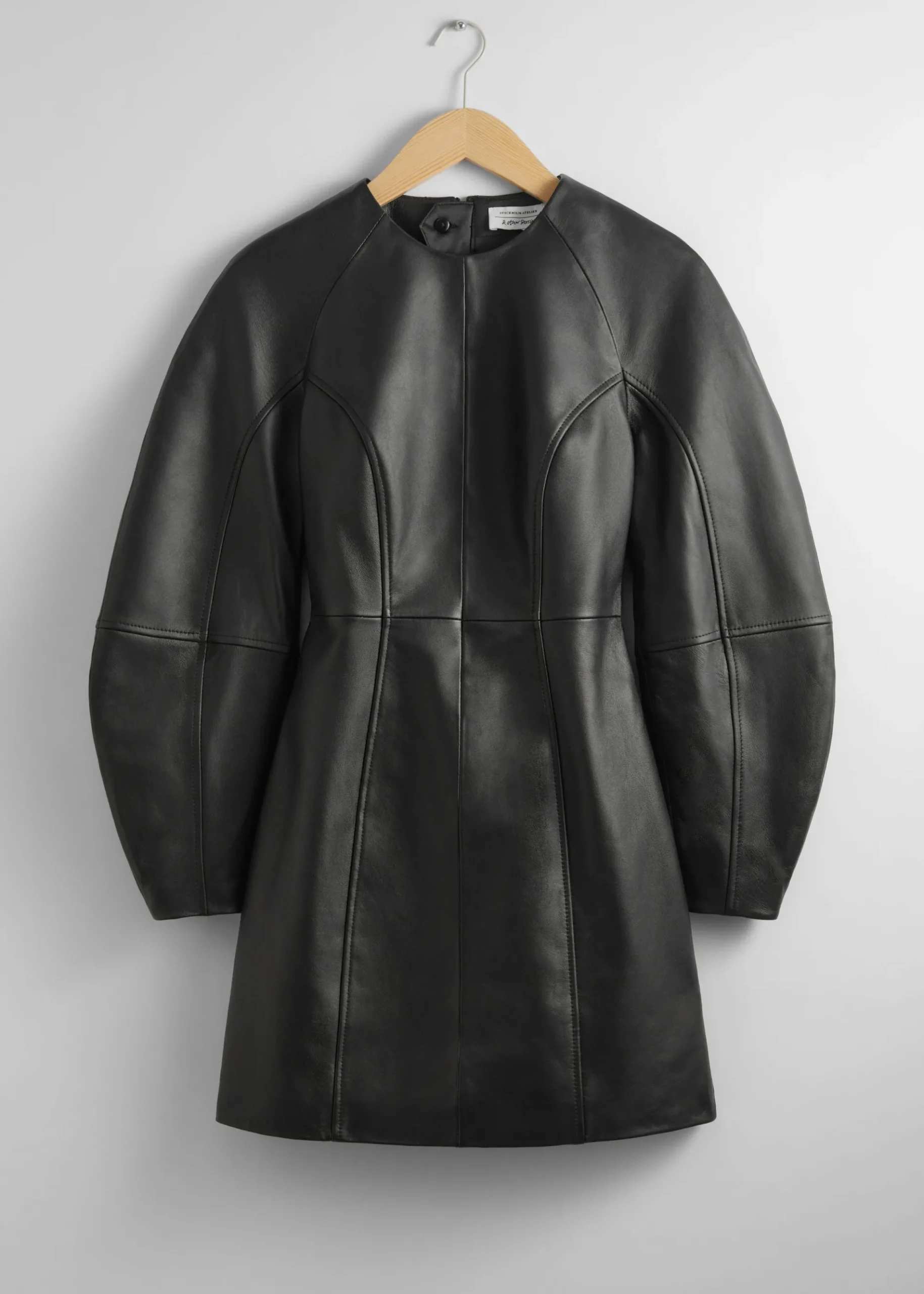 & Other Stories Skulpturales Minikleid aus Leder