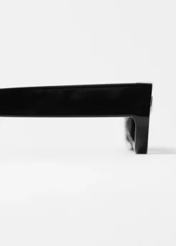 & Other Stories Sonnenbrille mit schmalem Rahmen aus Acetat