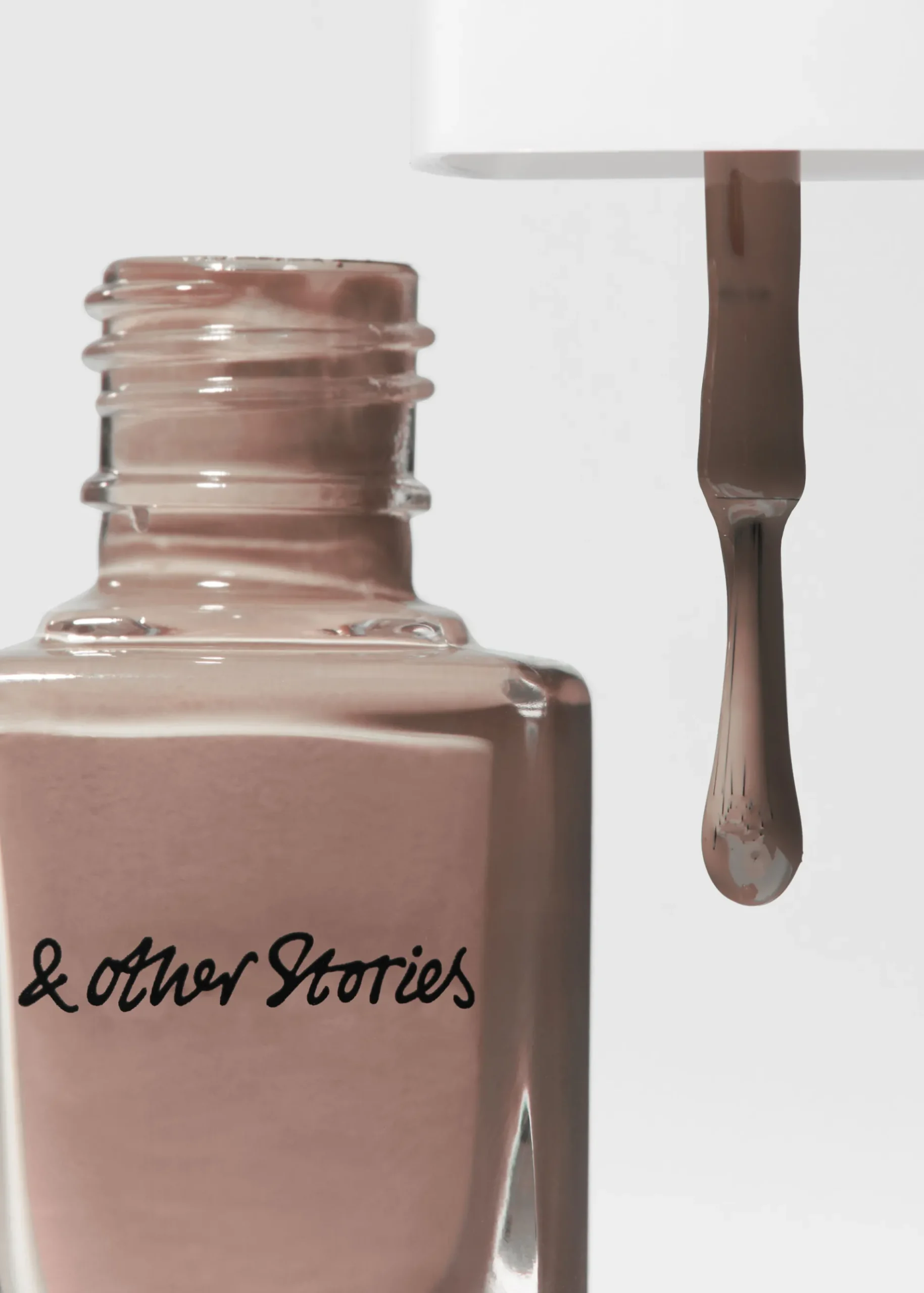 & Other Stories Trusted Mocha Nagellack