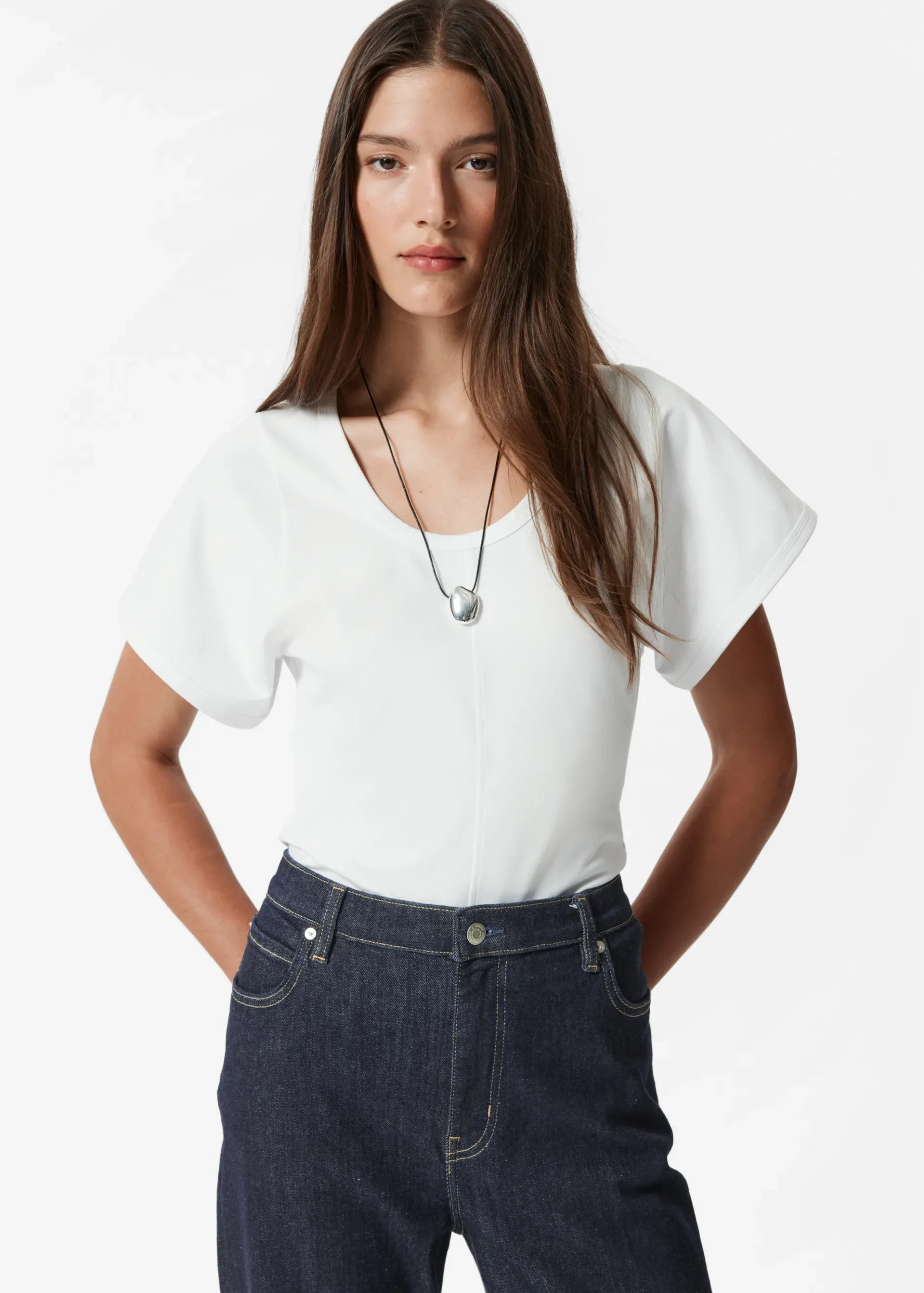 & Other Stories T-Shirt mit tiefem Ausschnitt