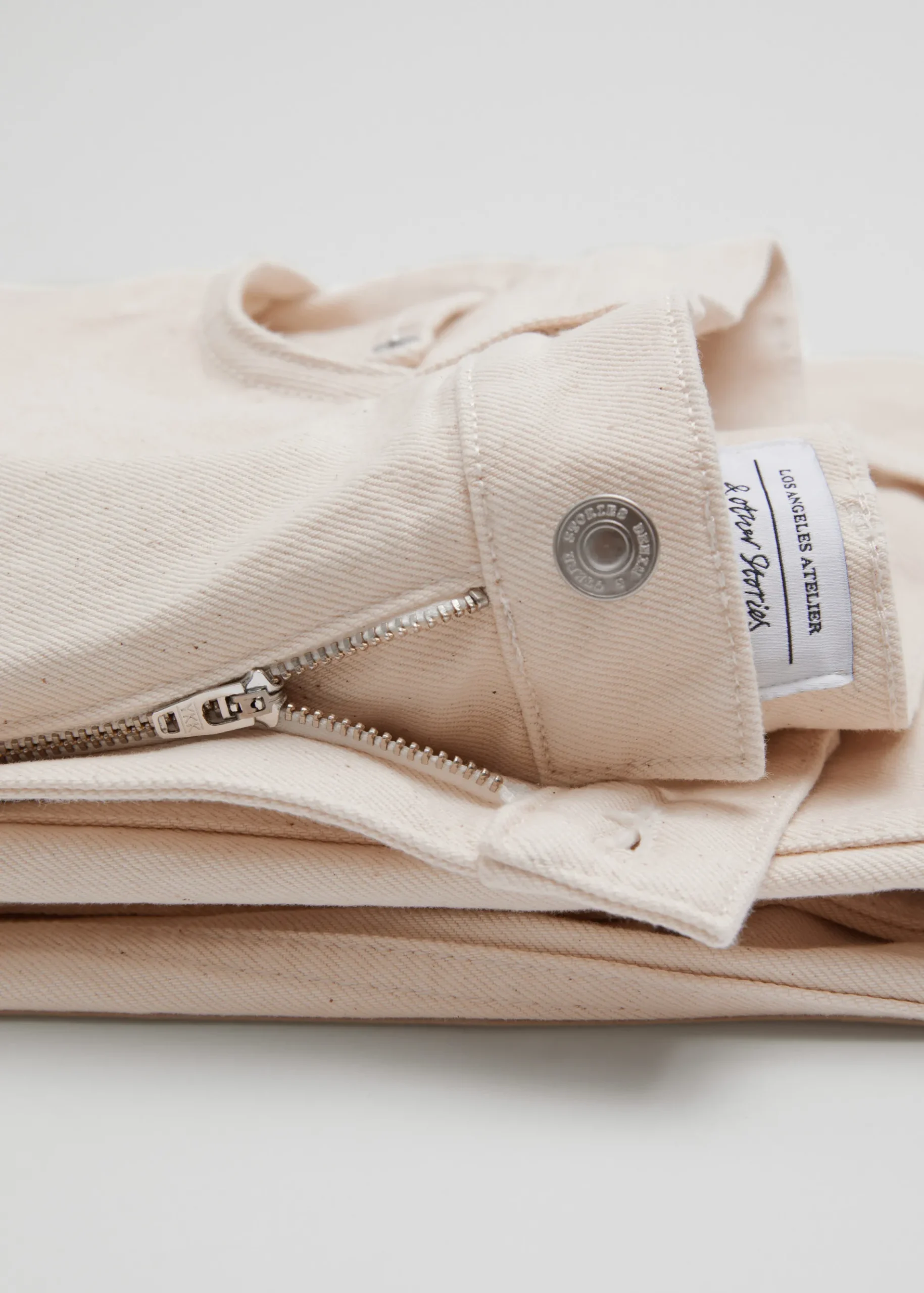 & Other Stories Verkürzte Jeans mit weitem Bein