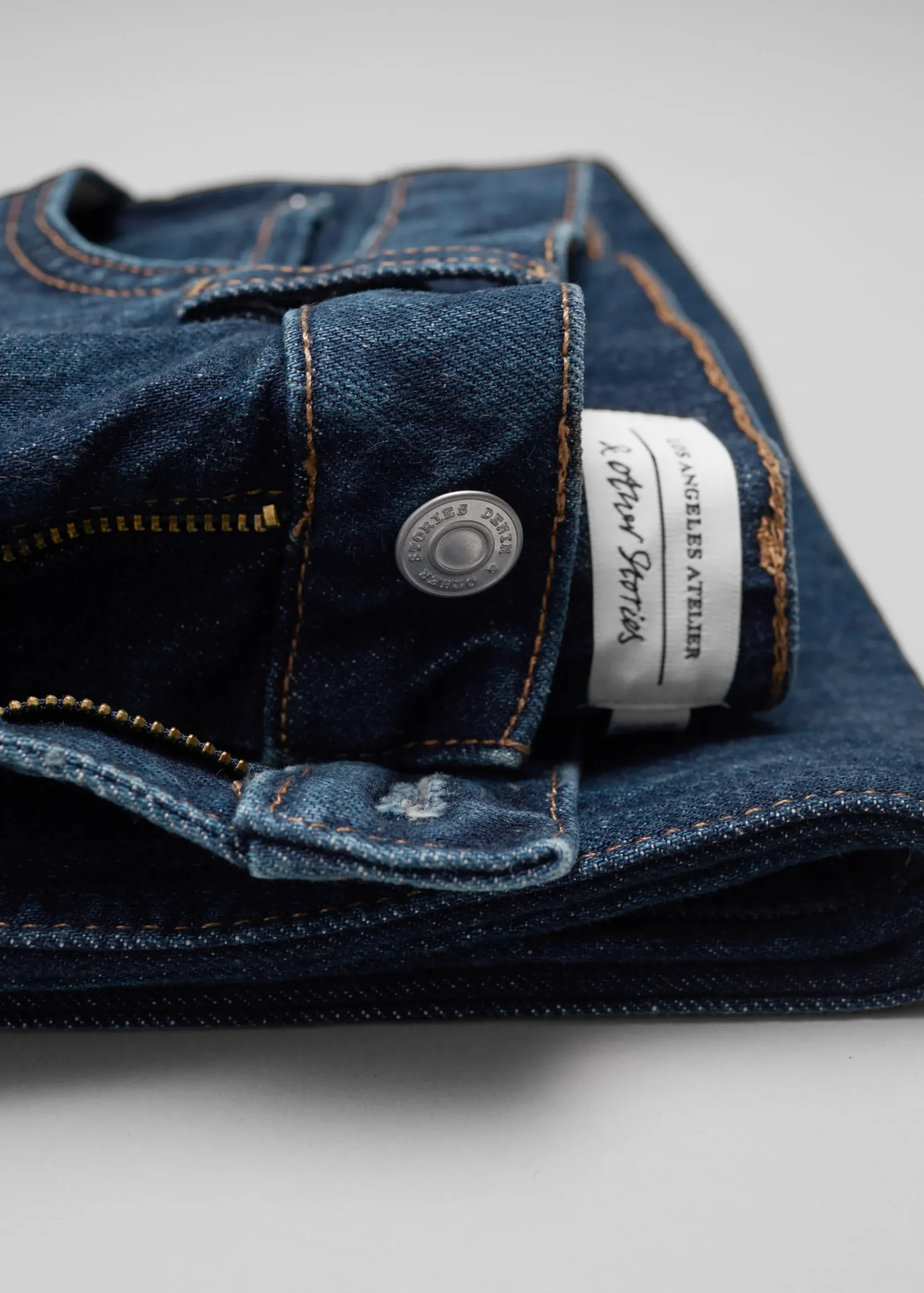 & Other Stories Verkürzte Jeans mit weitem Bein