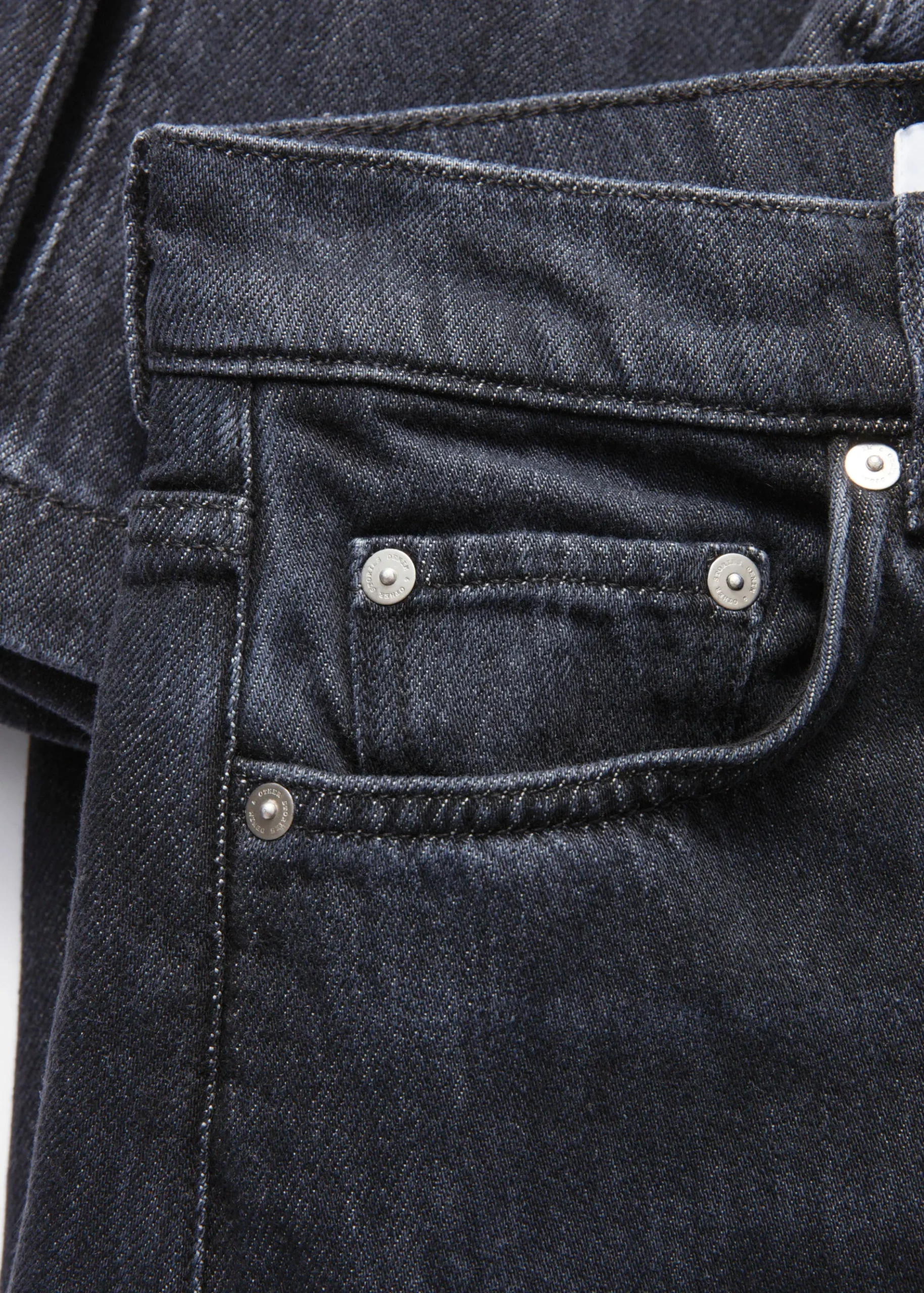 & Other Stories Verkürzte Jeans mit weitem Bein