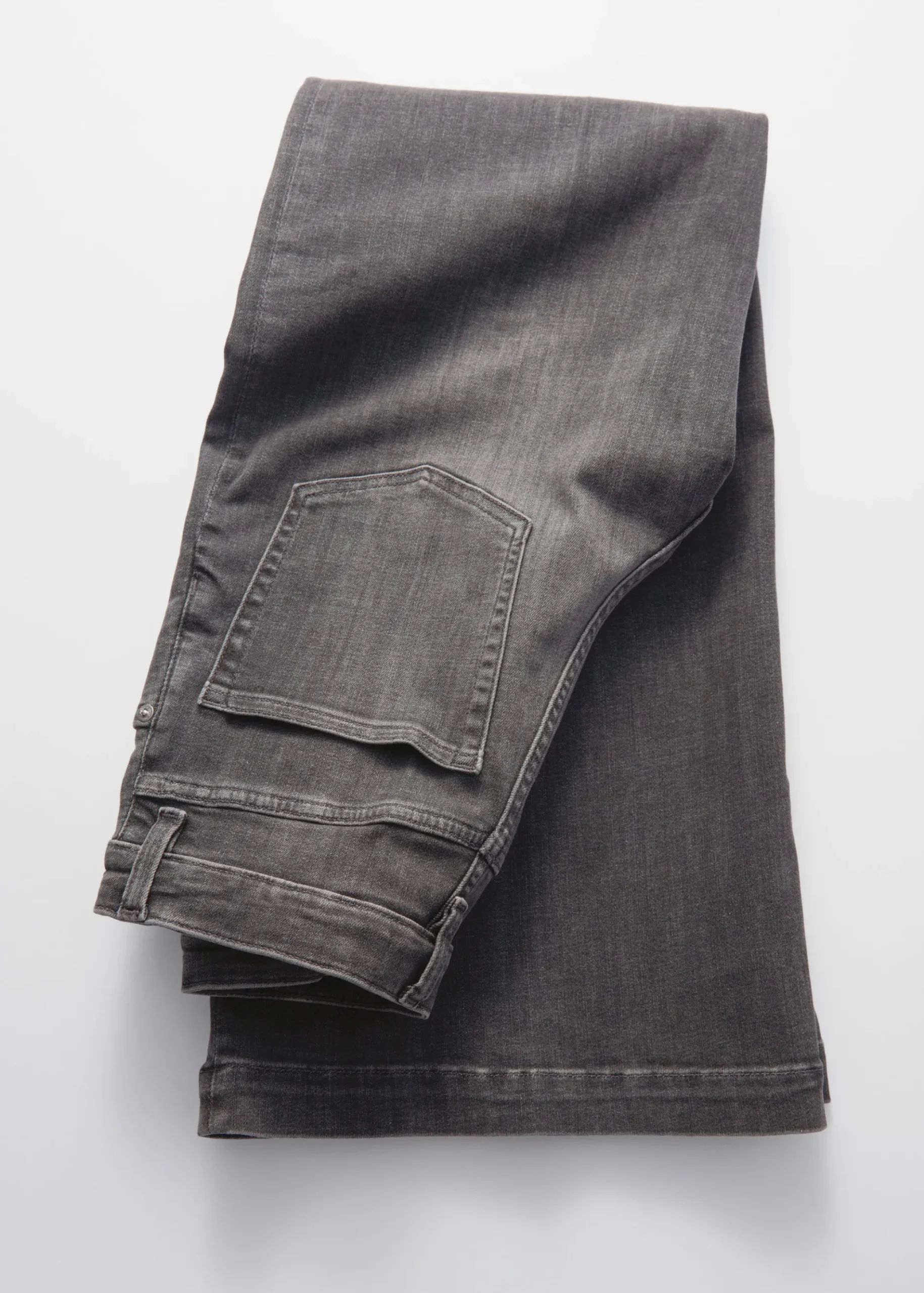 & Other Stories Weite Jeans mit Bügelfalten