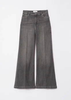 & Other Stories Weite Jeans mit Bügelfalten